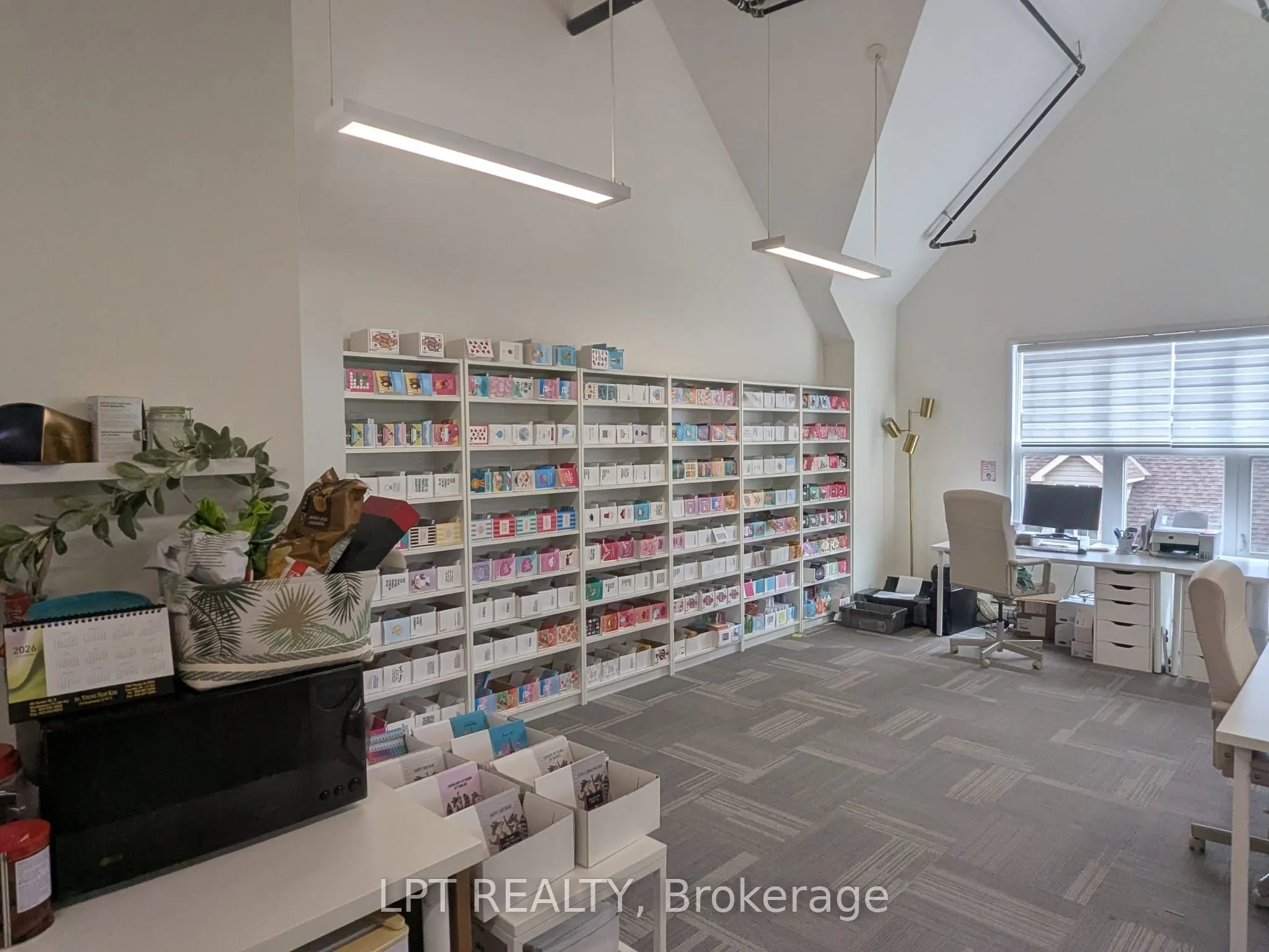 46 Queen Street S #302