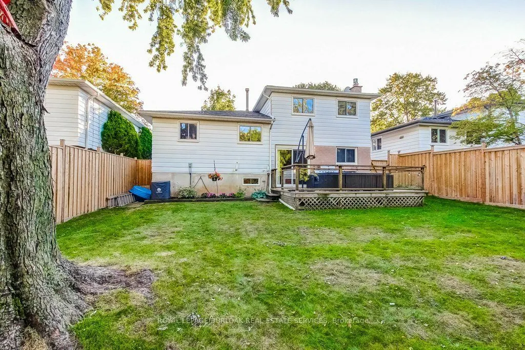 1485 Newlands Crescent