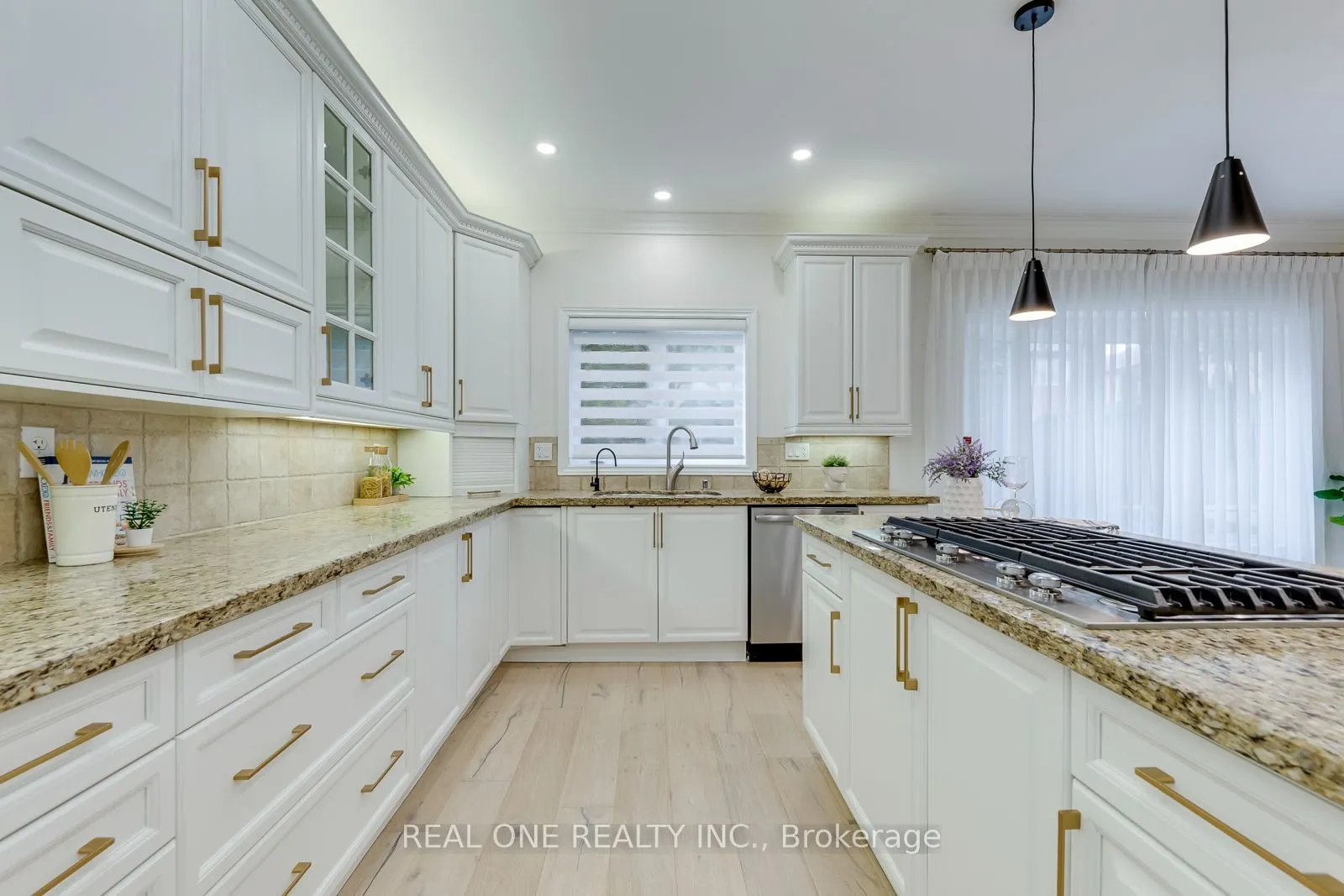 2456 Bon Echo Drive