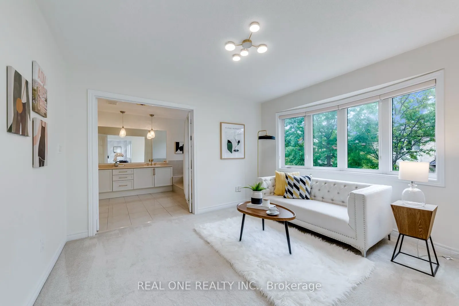 2456 Bon Echo Drive