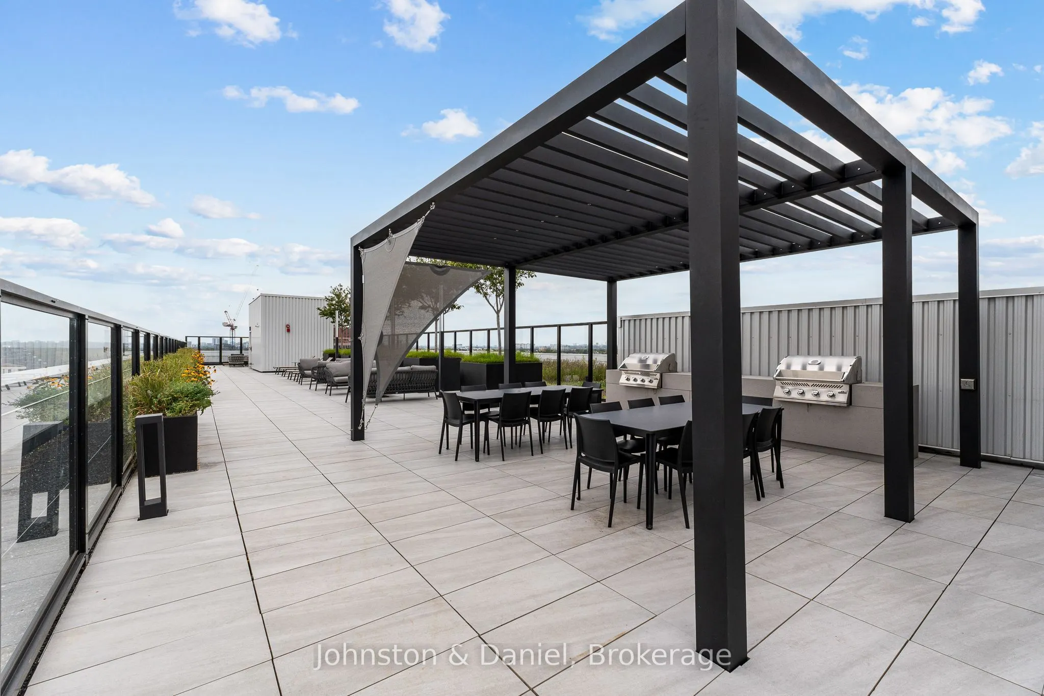2720 Dundas Street W #618