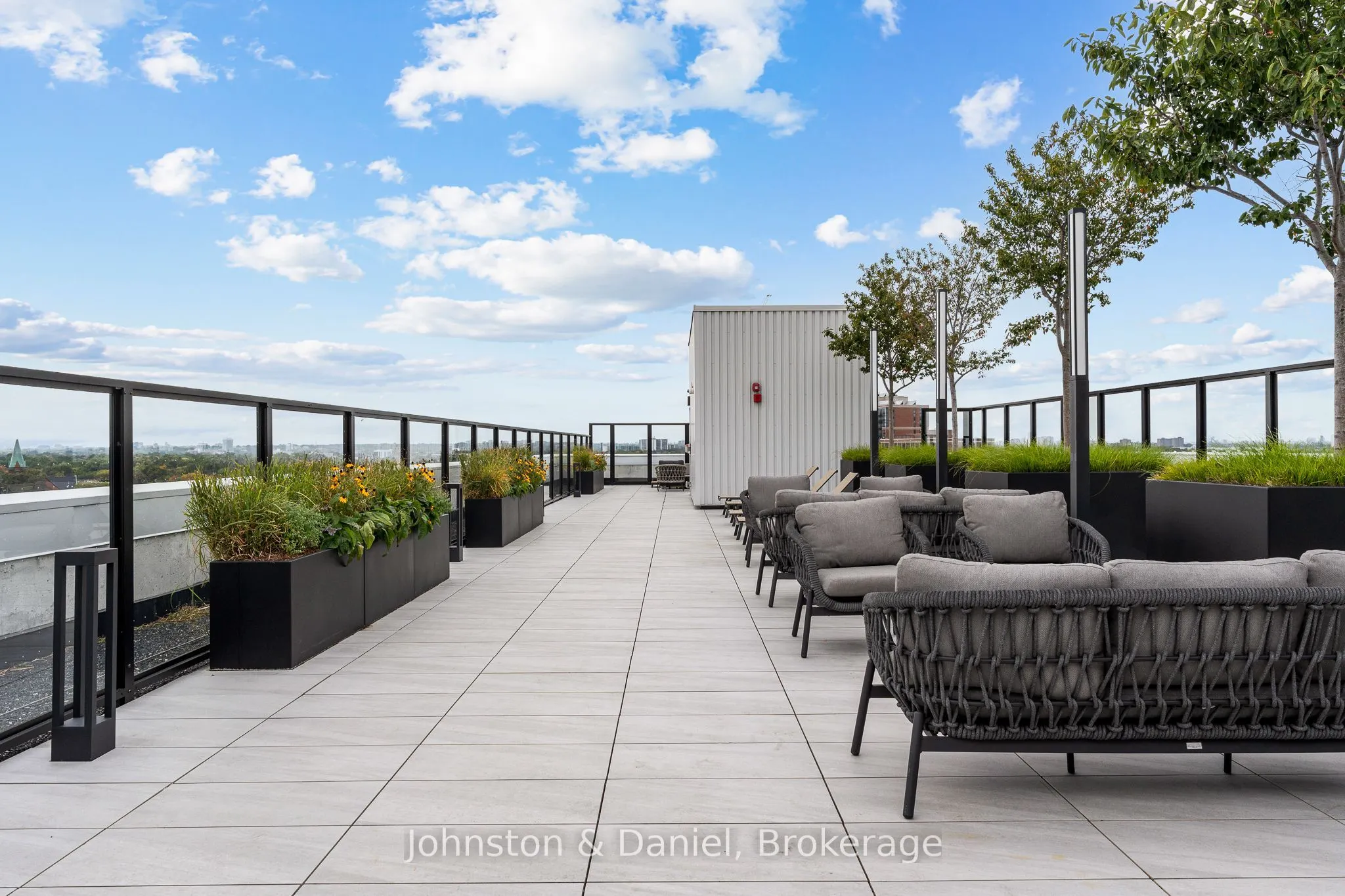 2720 Dundas Street W #618