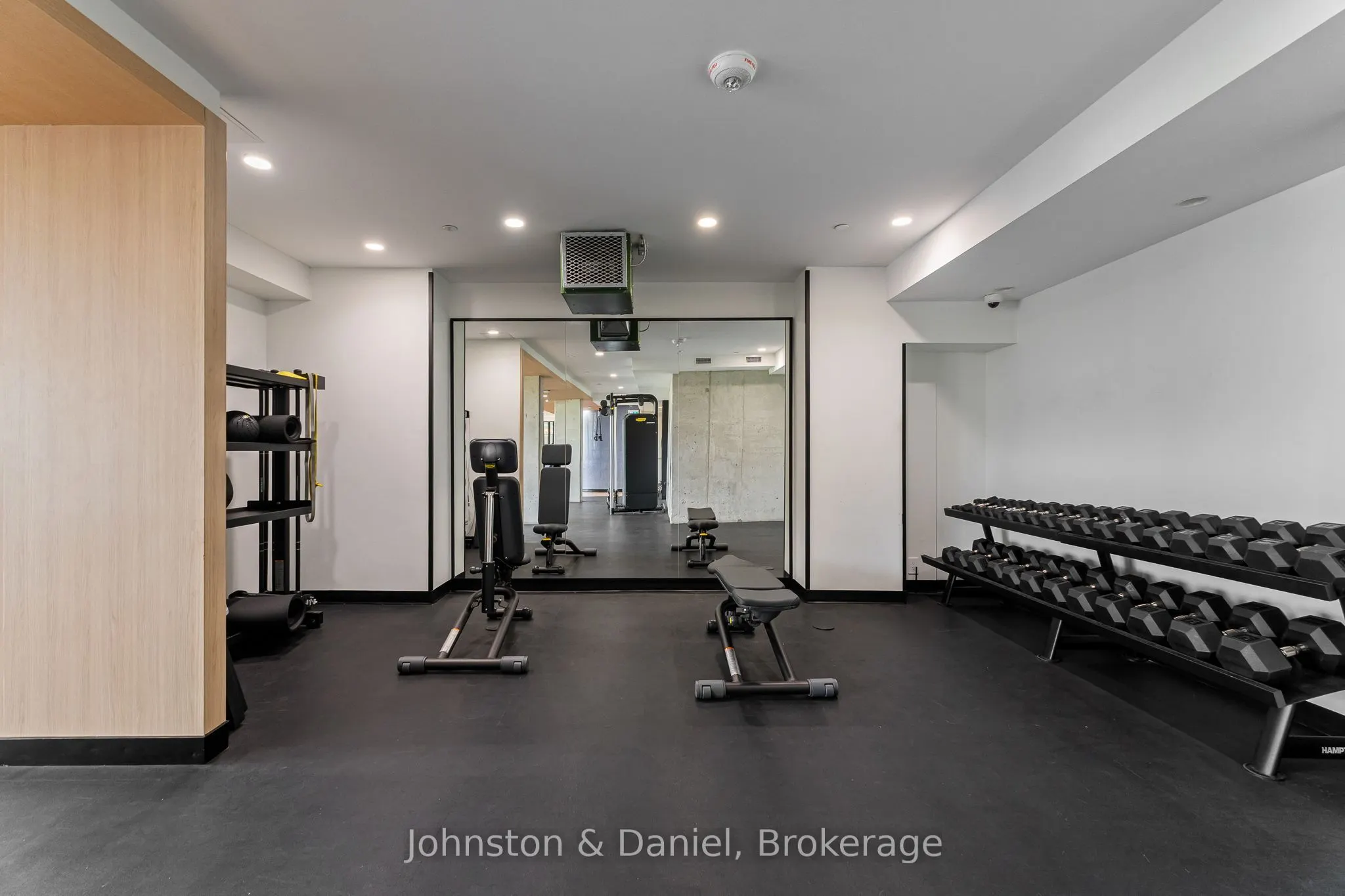 2720 Dundas Street W #618