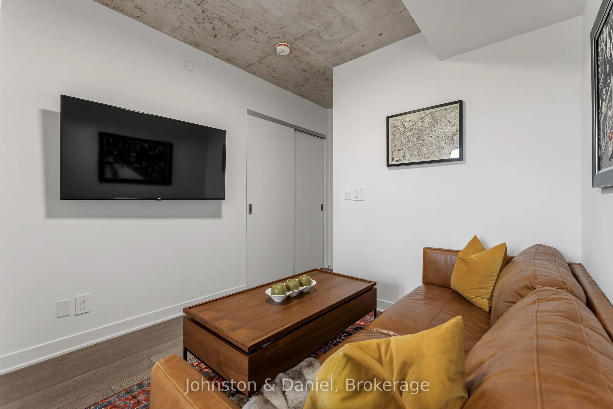2720 Dundas Street W #618