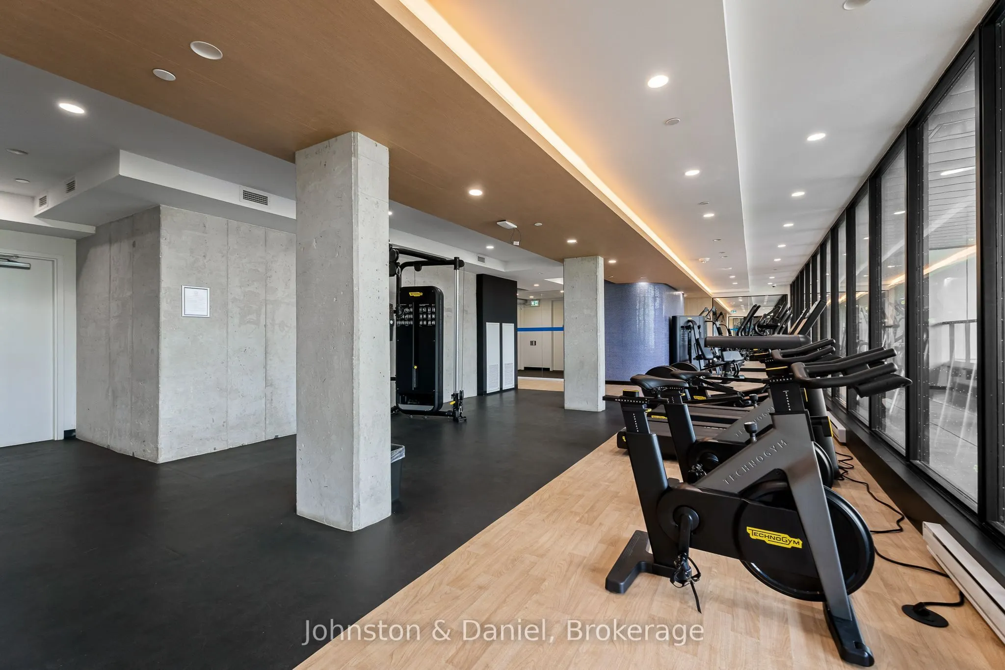 2720 Dundas Street W #618
