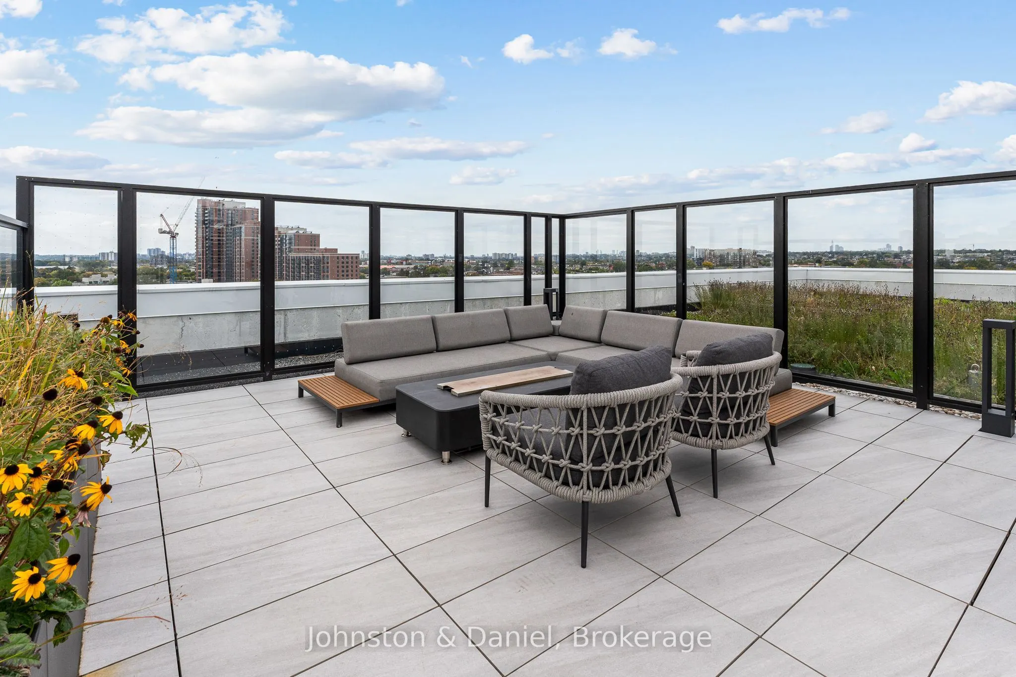 2720 Dundas Street W #618