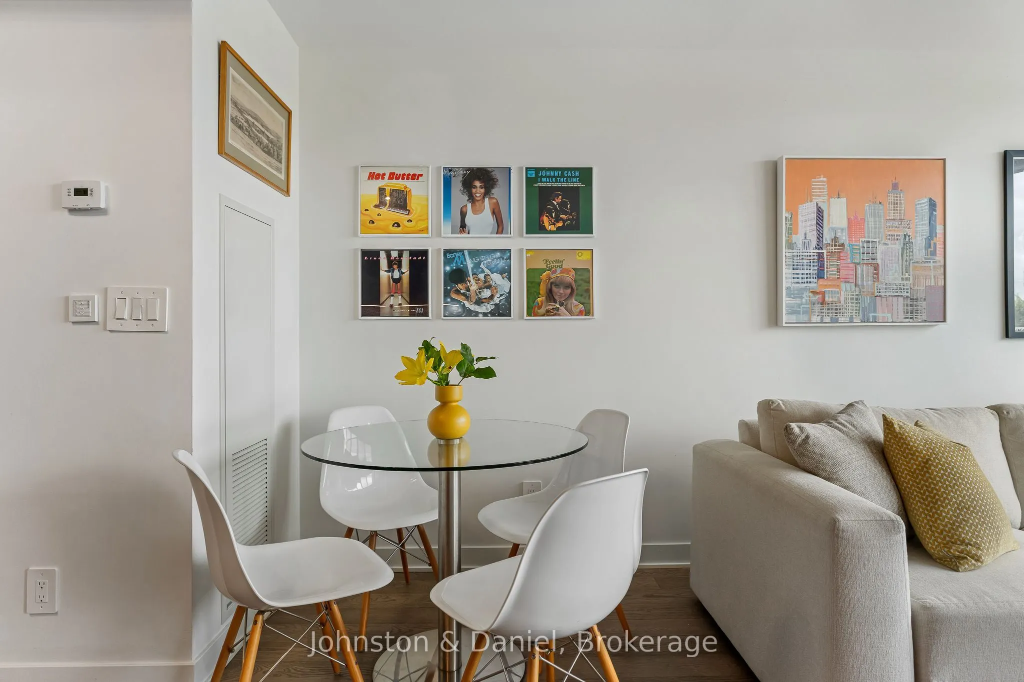 2720 Dundas Street W #618
