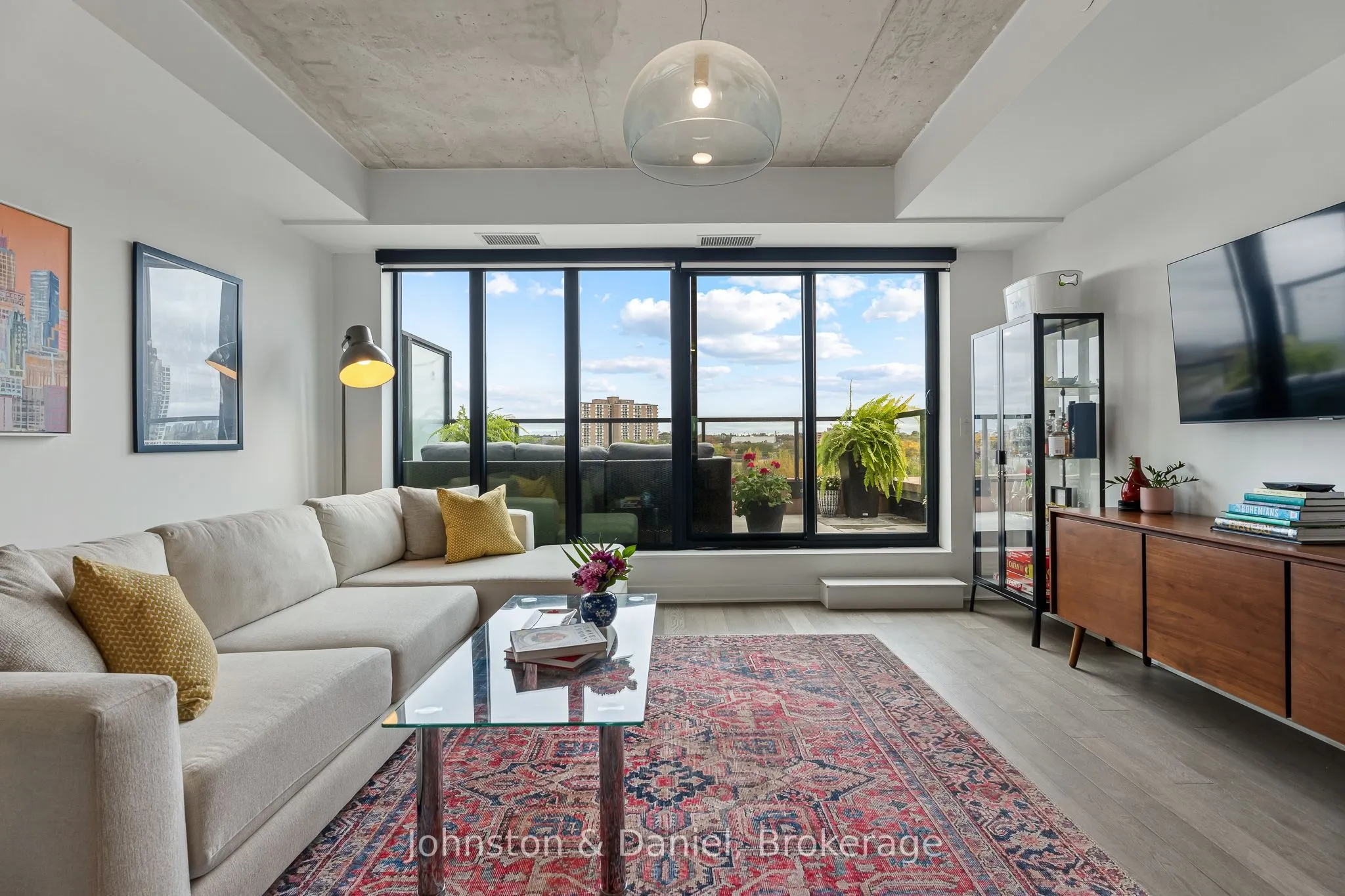 2720 Dundas Street W #618