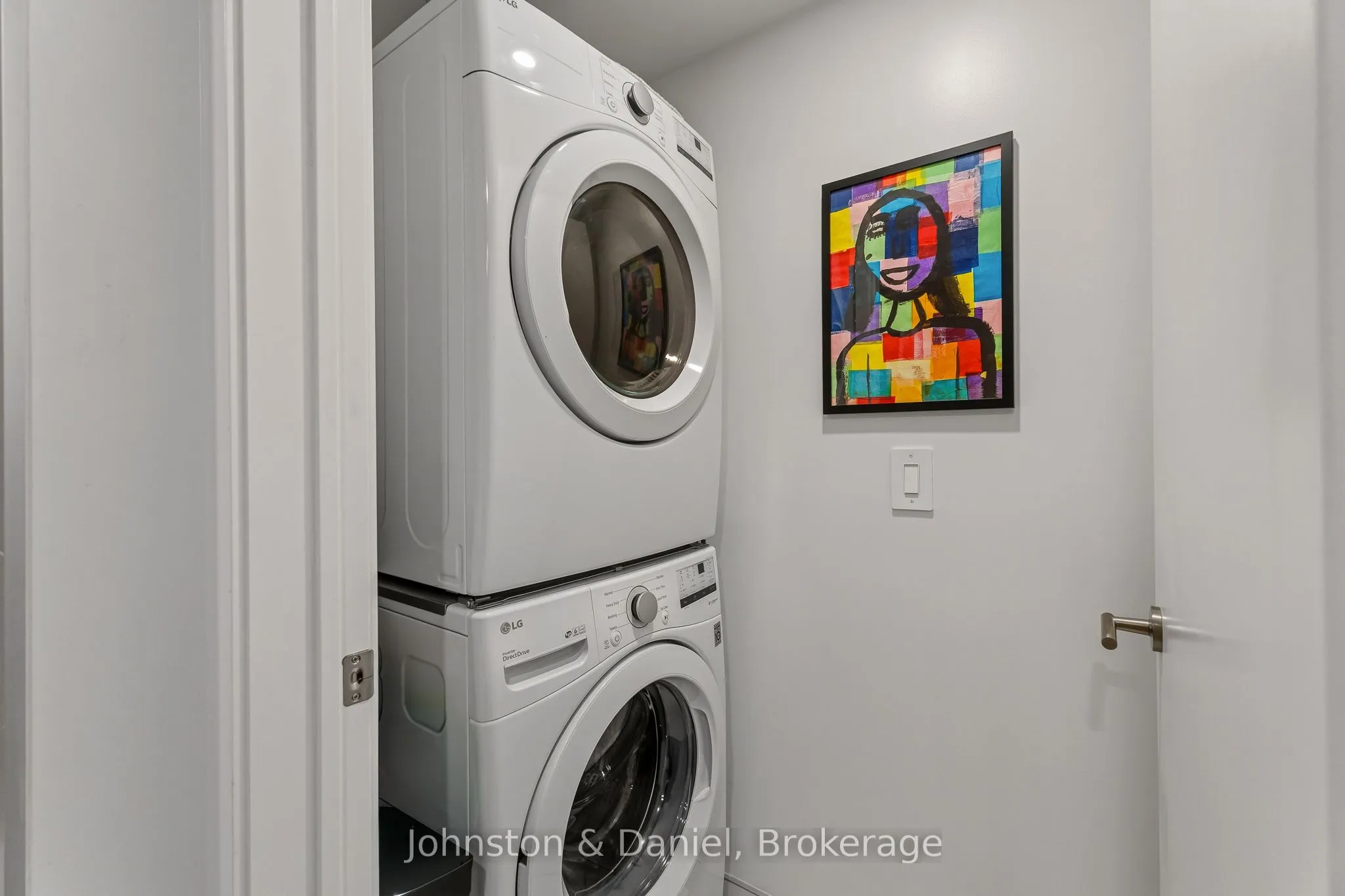 2720 Dundas Street W #618