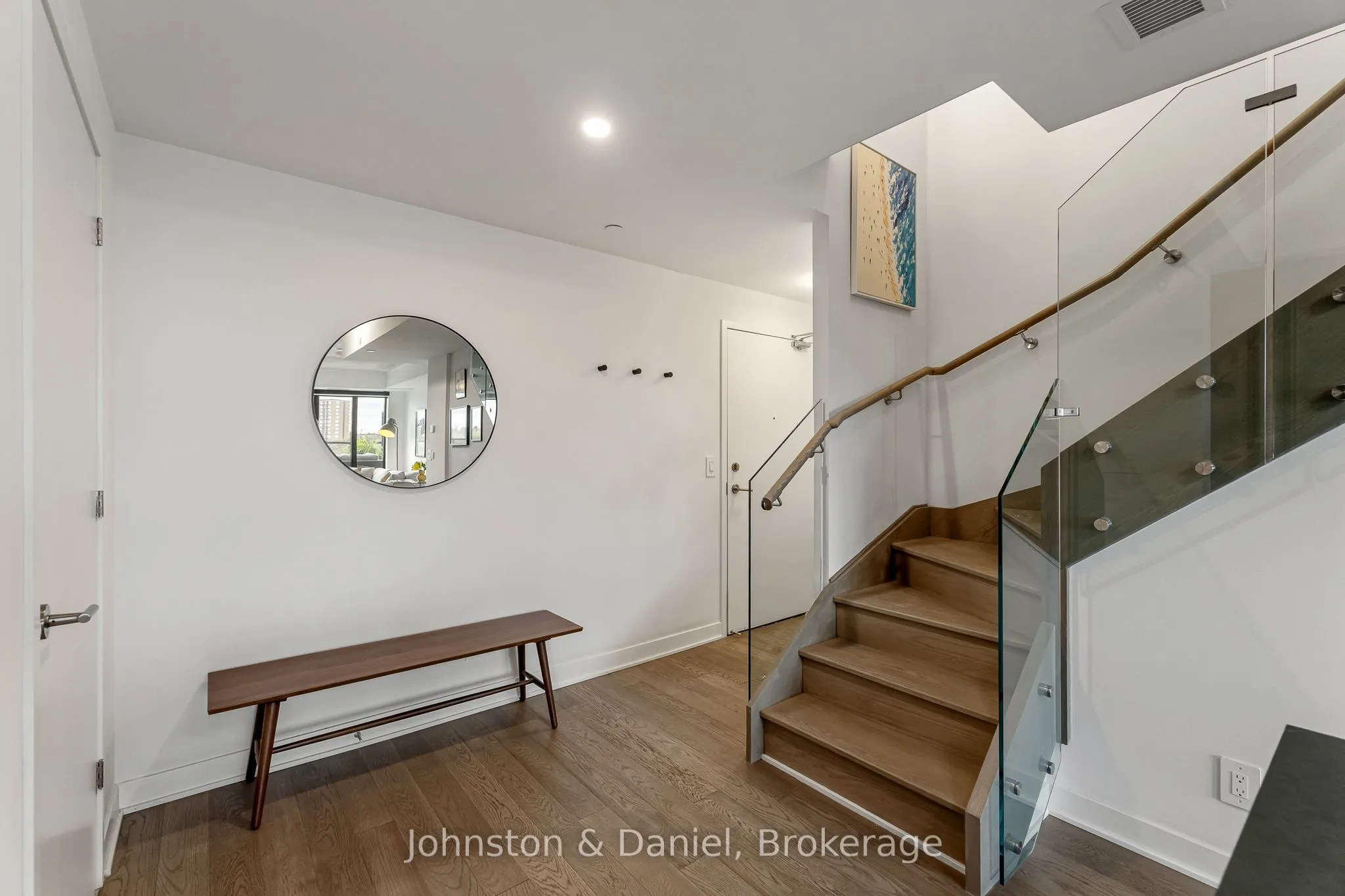 2720 Dundas Street W #618