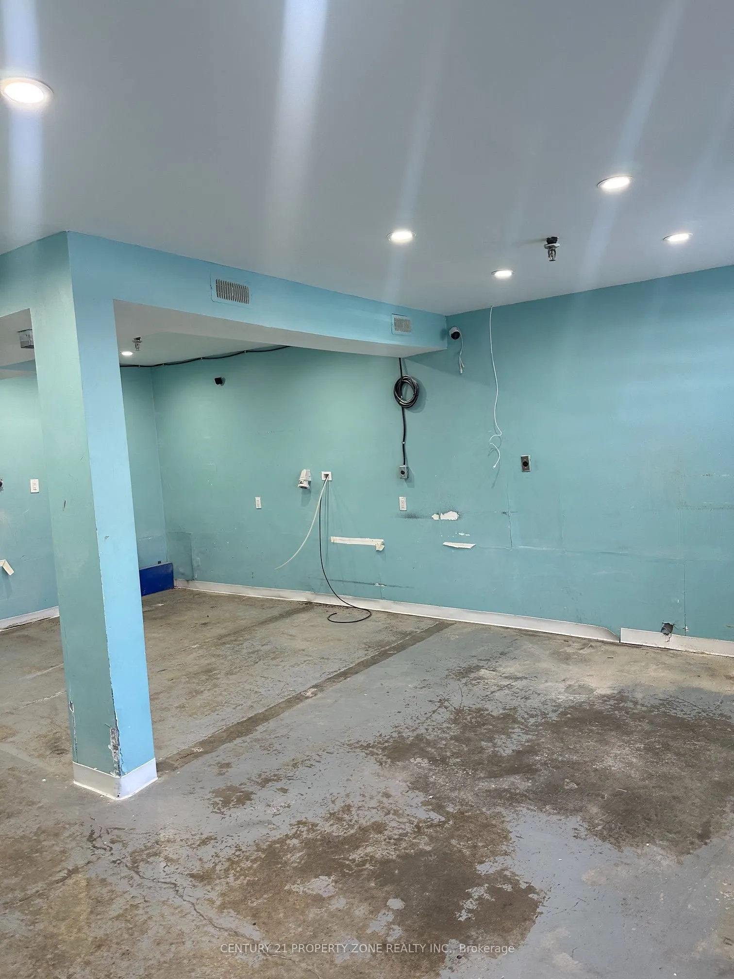 173 ADVANCE Boulevard #43