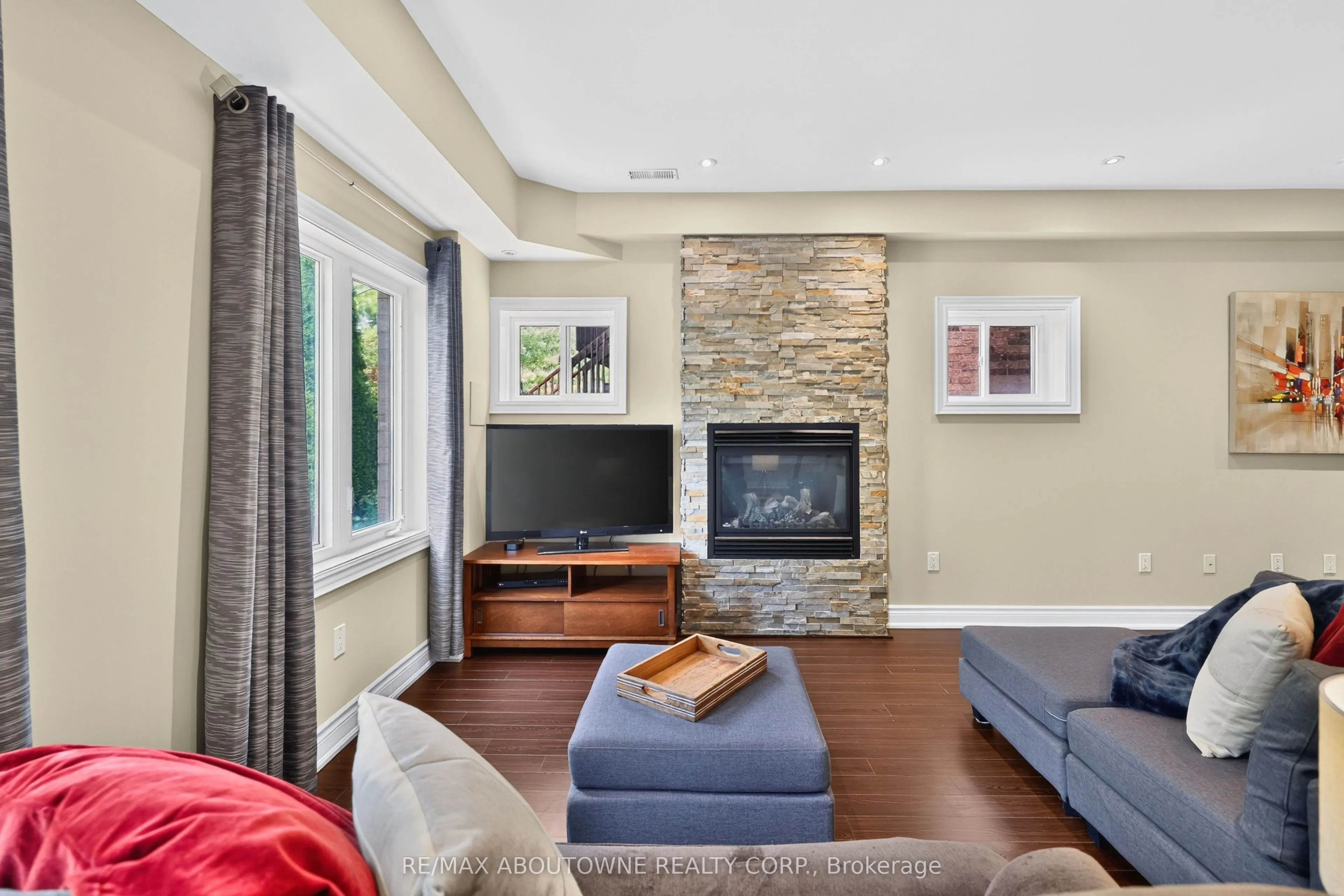 2269 Whitworth Drive