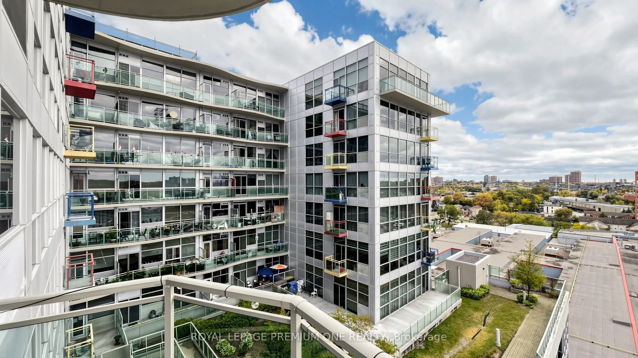 1600 Keele Street #824