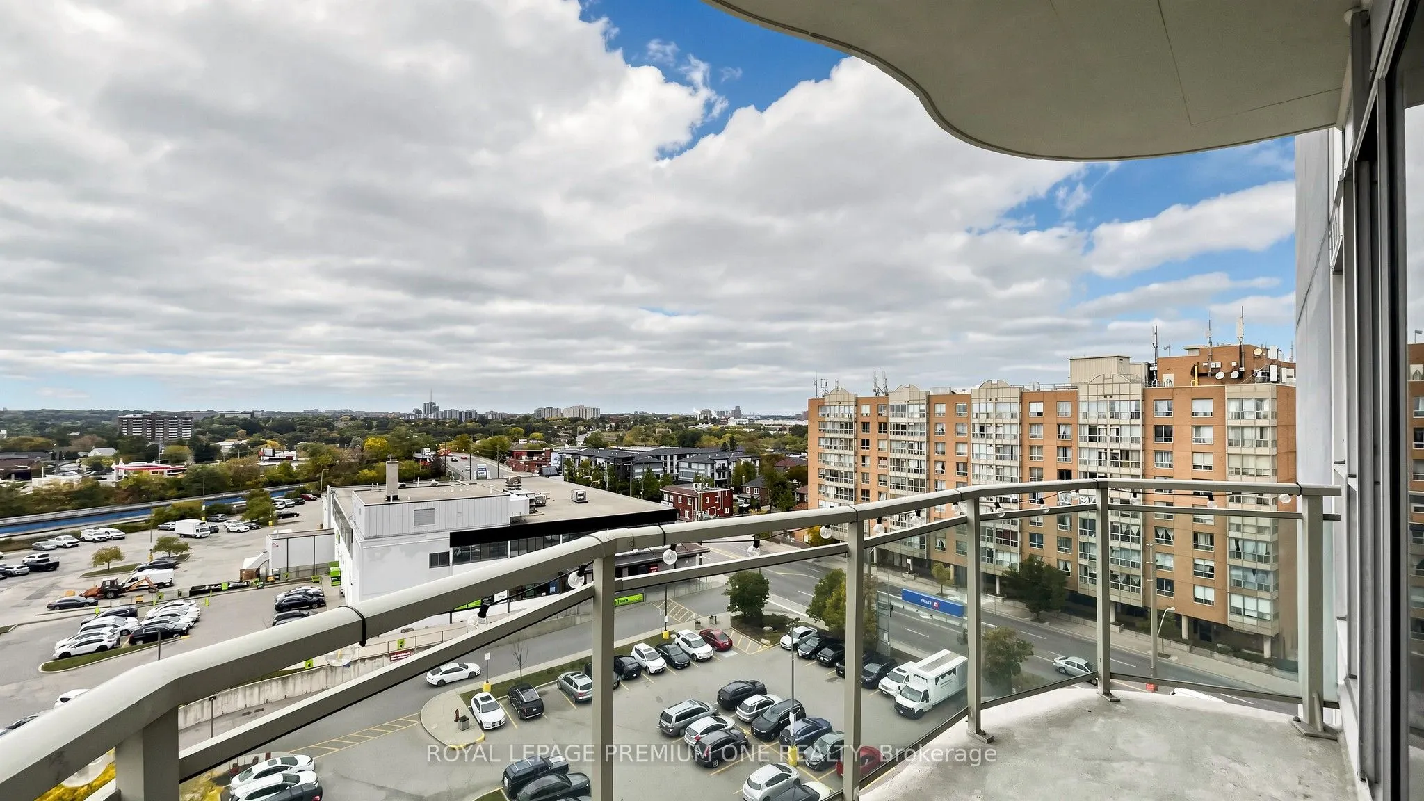1600 Keele Street #824
