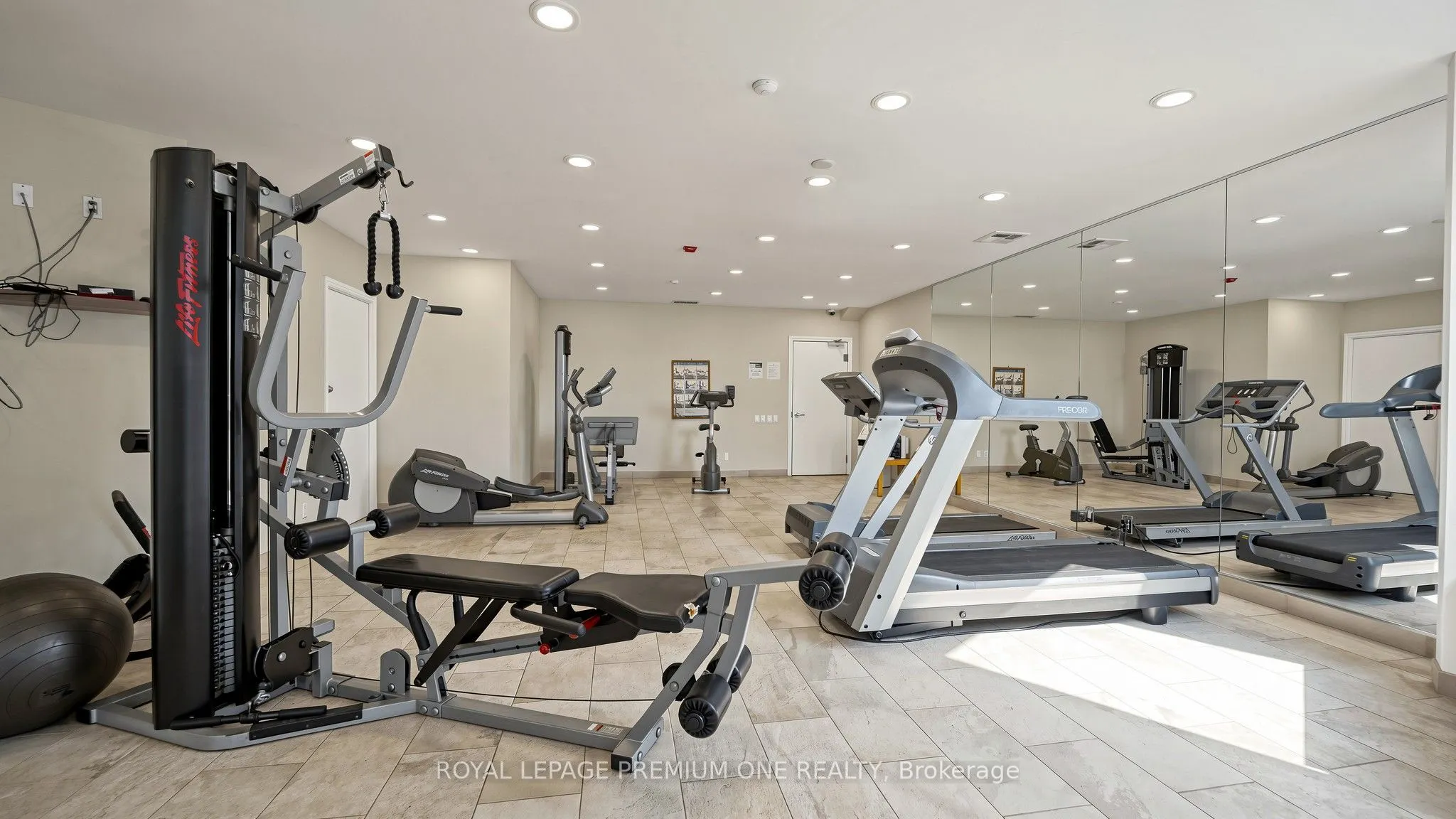 1600 Keele Street #824