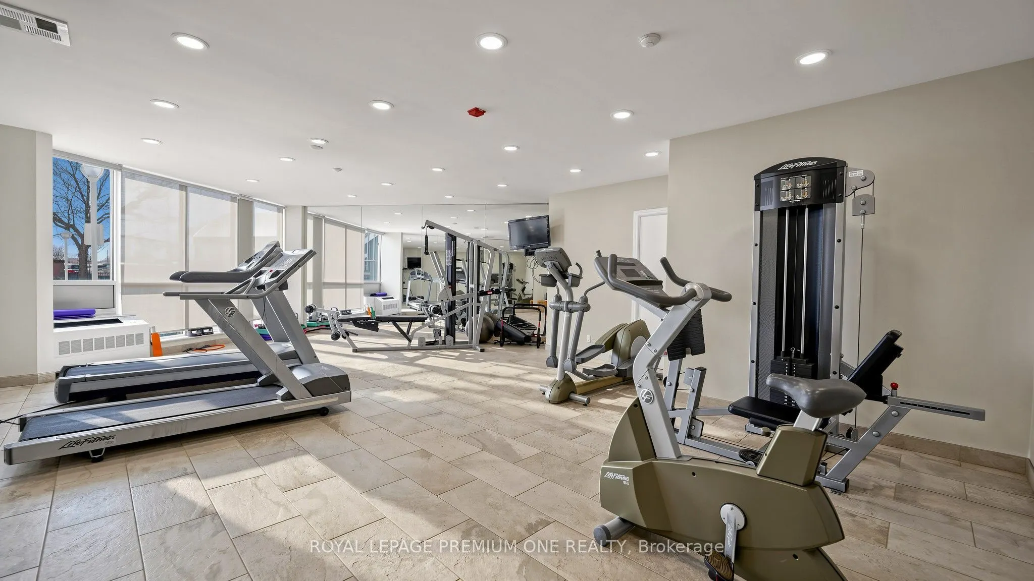 1600 Keele Street #824
