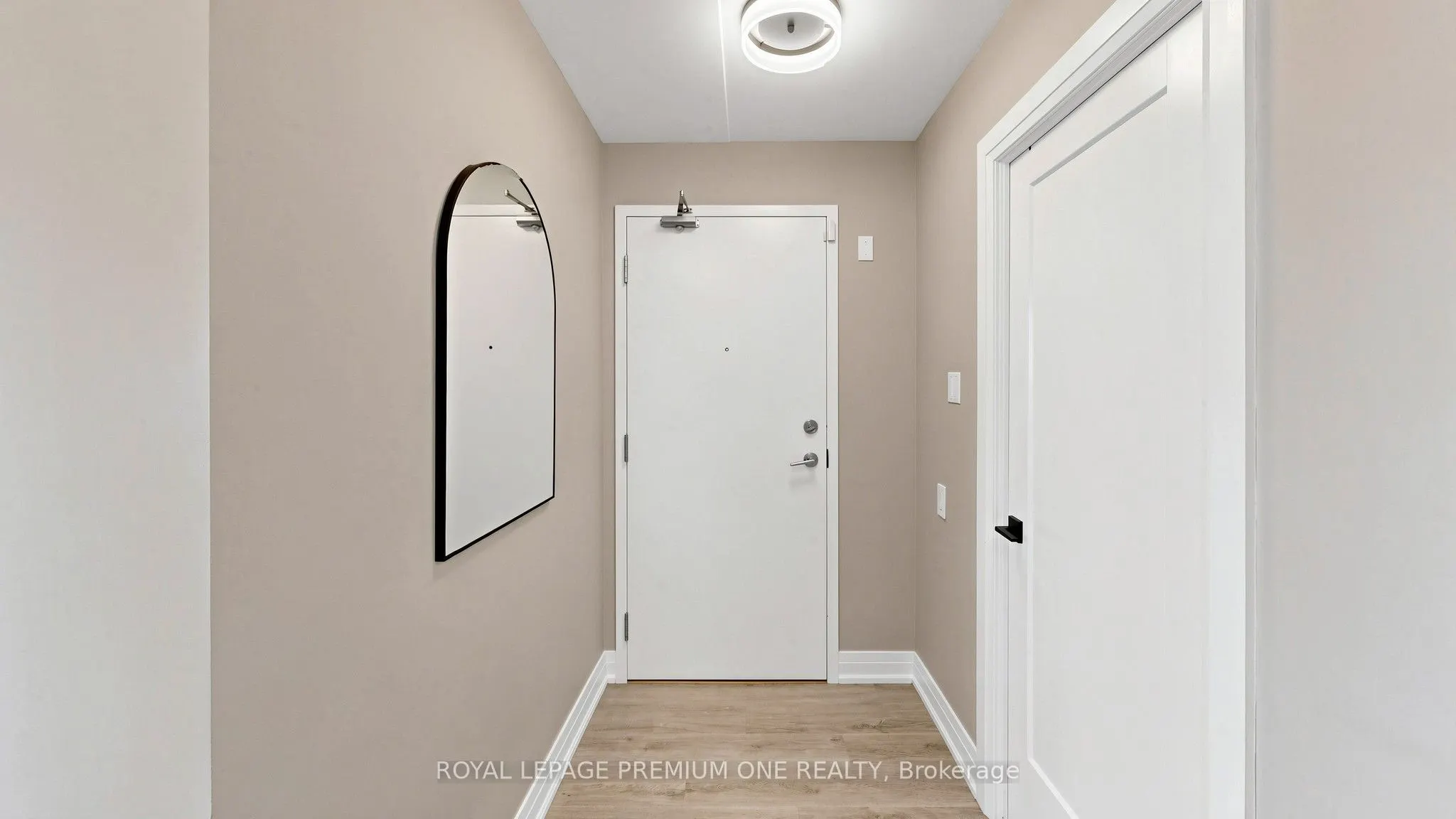 1600 Keele Street #824