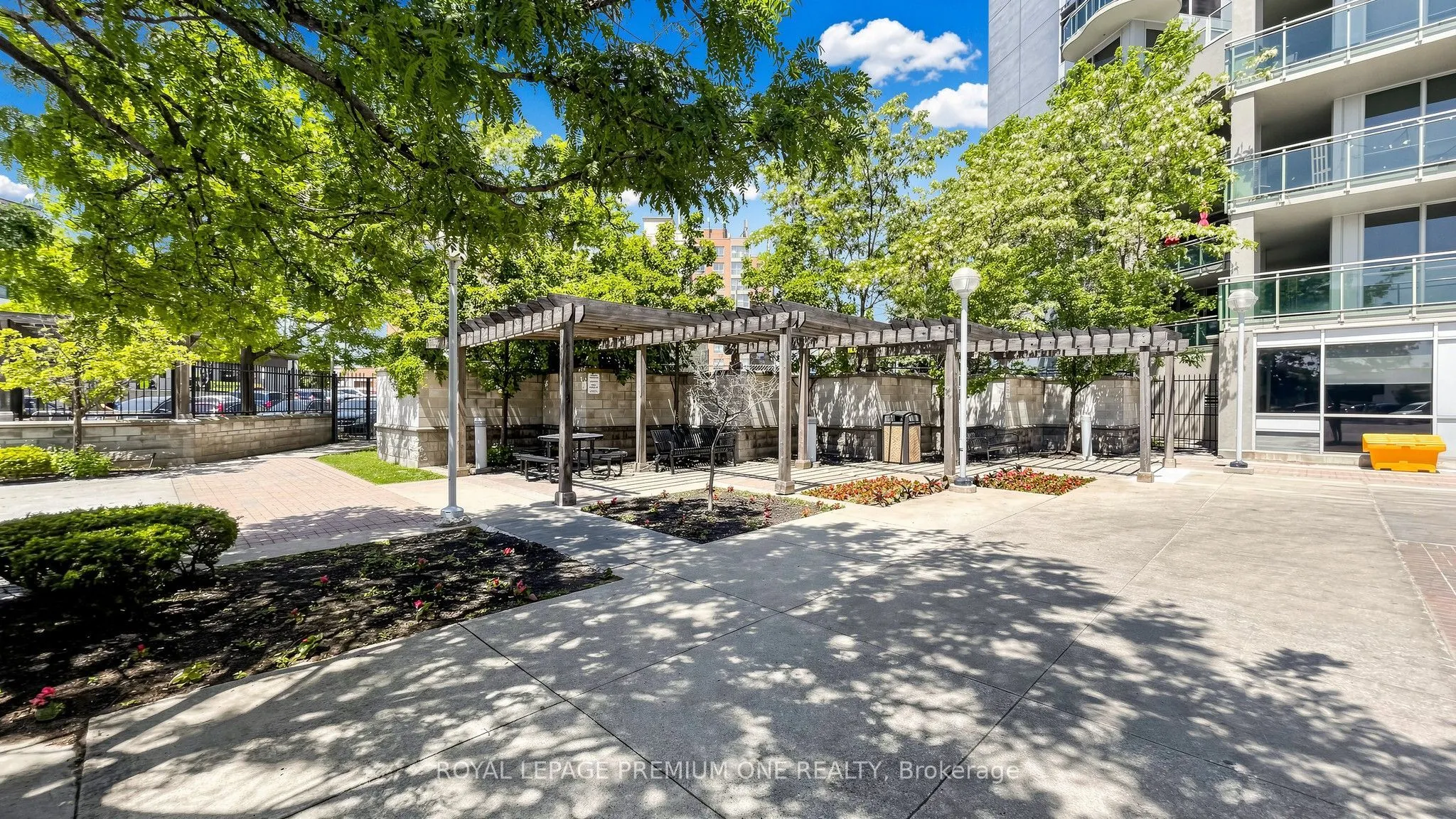 1600 Keele Street #824