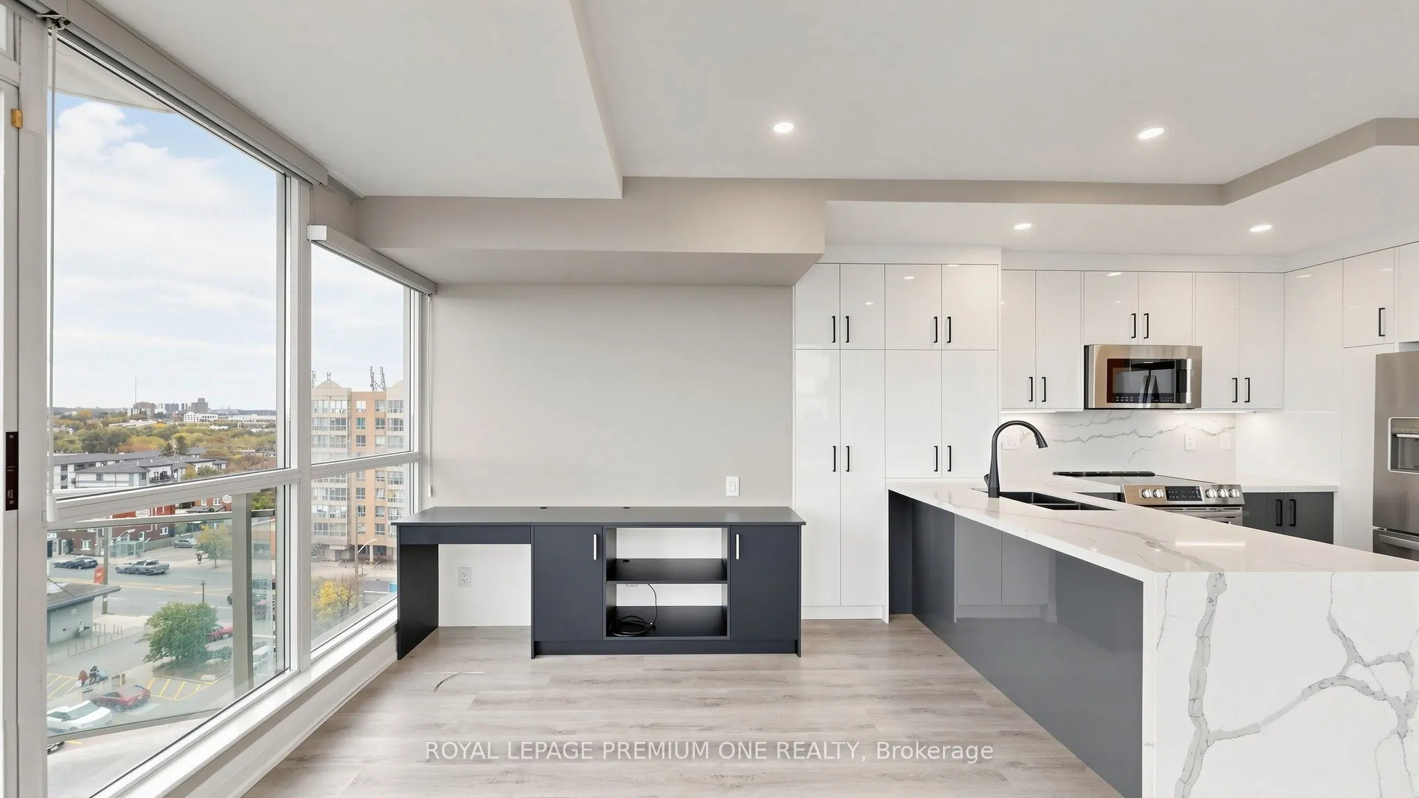 1600 Keele Street #824