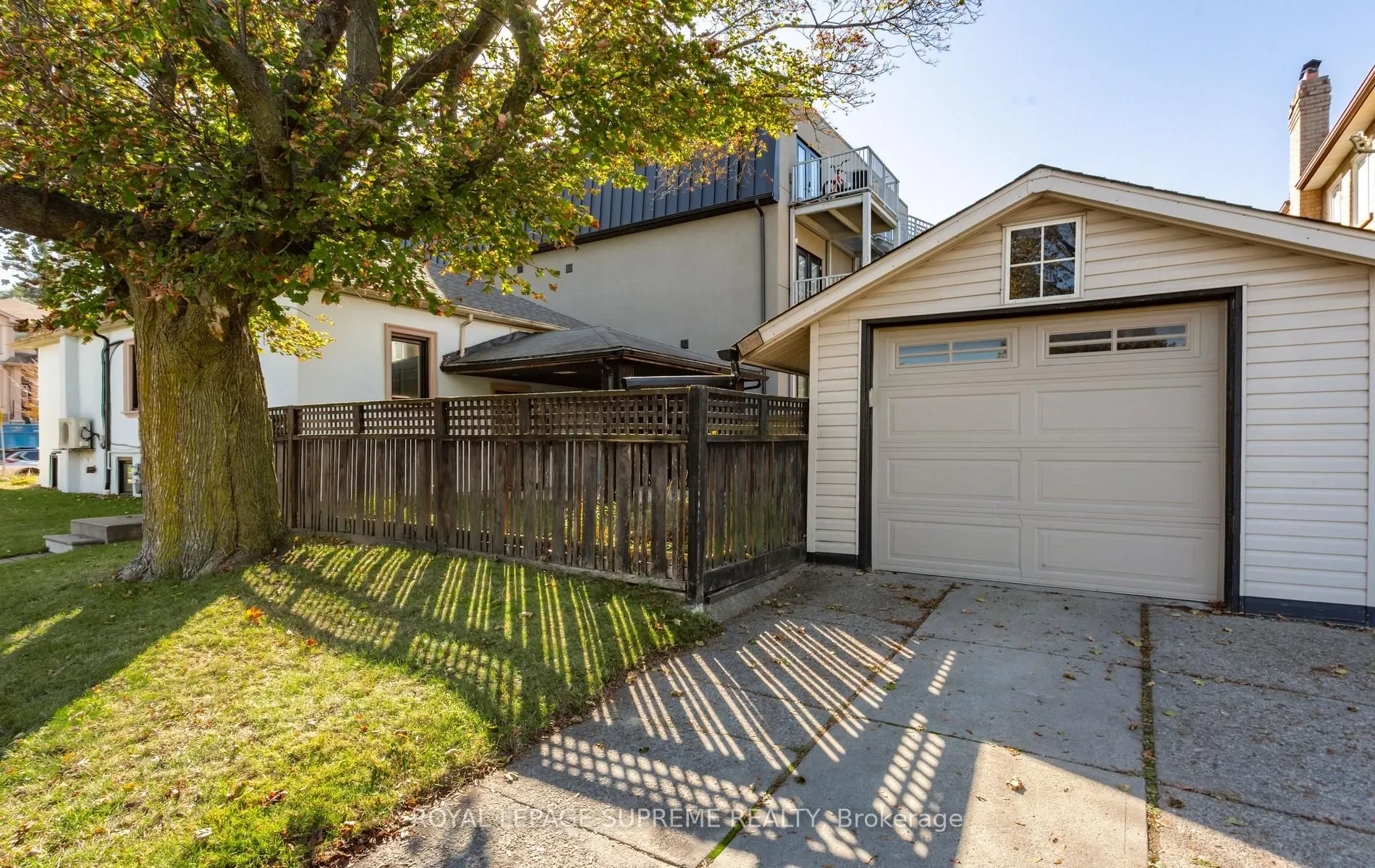 54 East Drive