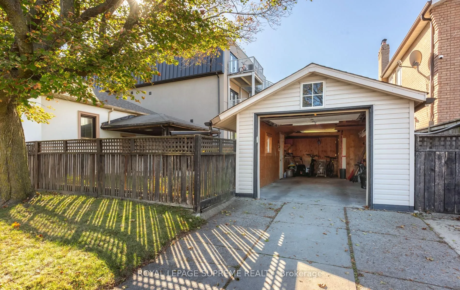 54 East Drive
