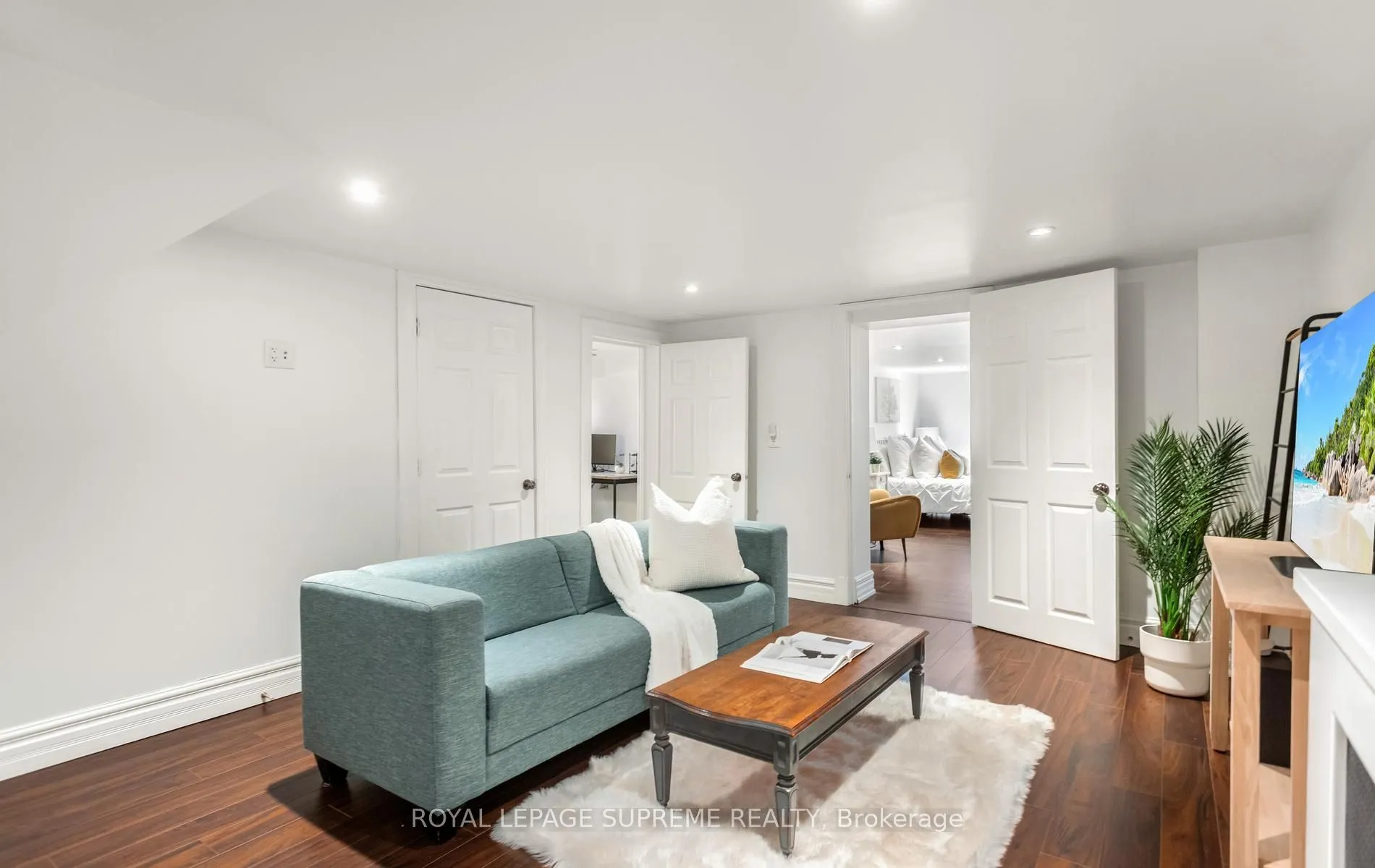 54 East Drive