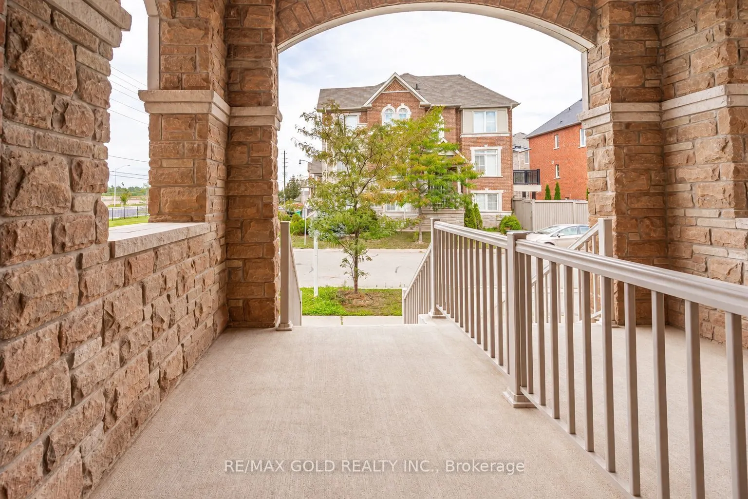 32 Rockman Crescent