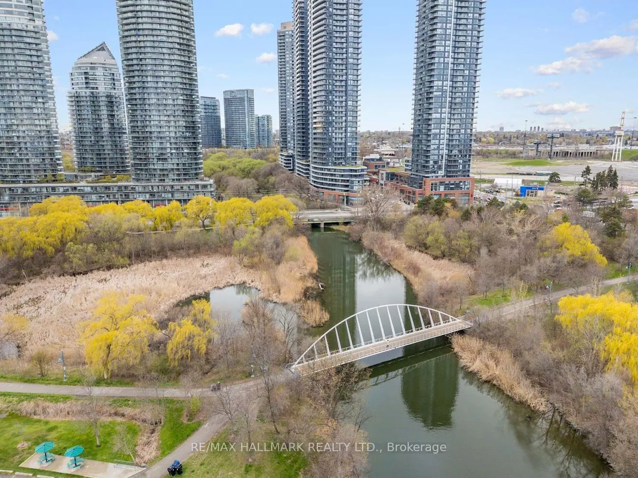 2267 Lakeshore Boulevard W #707