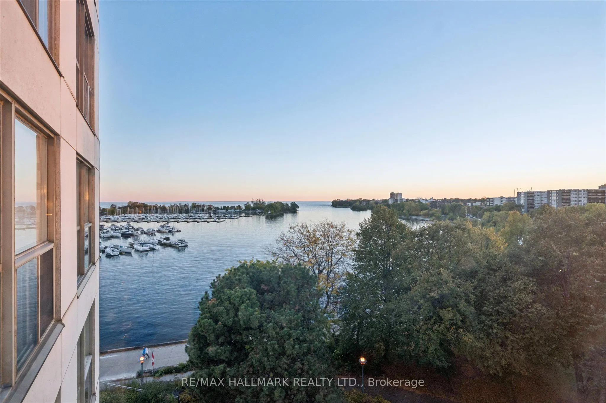 2267 Lakeshore Boulevard W #707