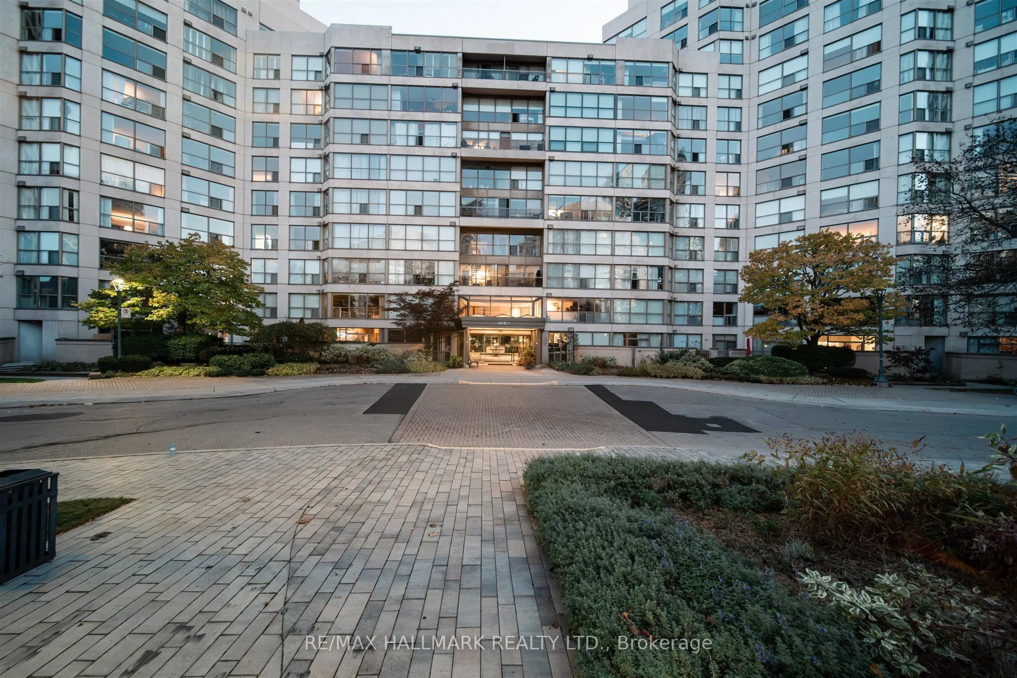 2267 Lakeshore Boulevard W #707