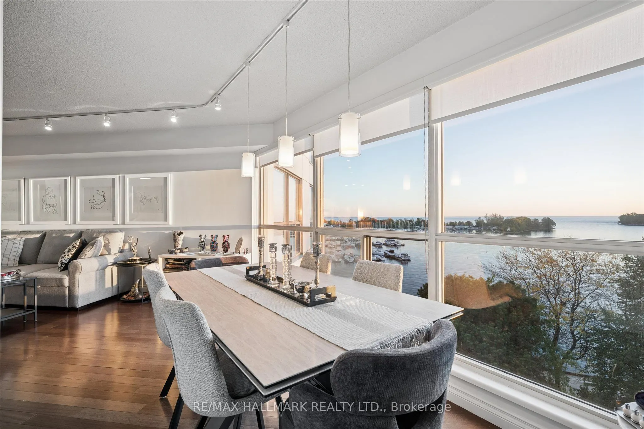 2267 Lakeshore Boulevard W #707