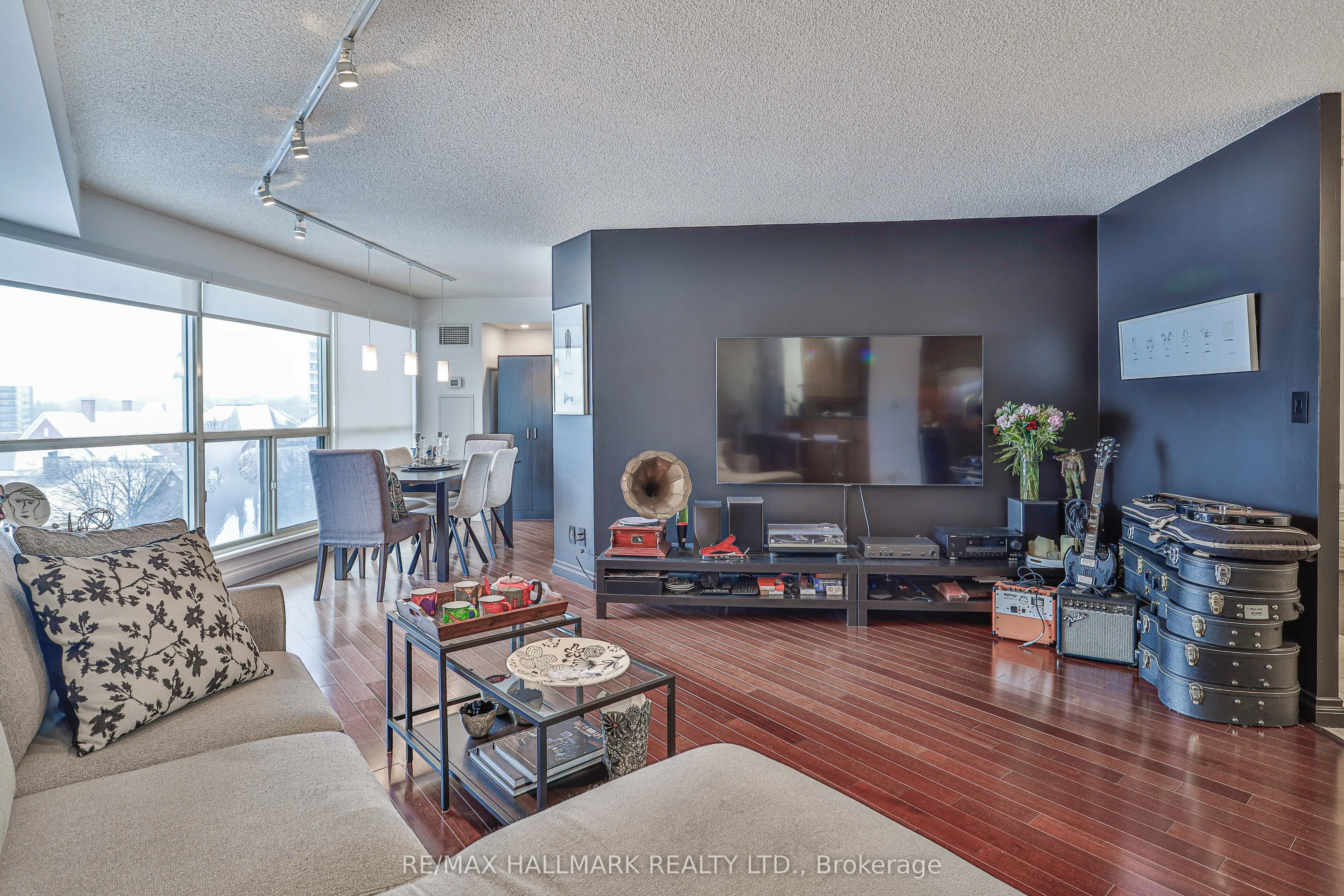 2267 Lakeshore Boulevard W #707
