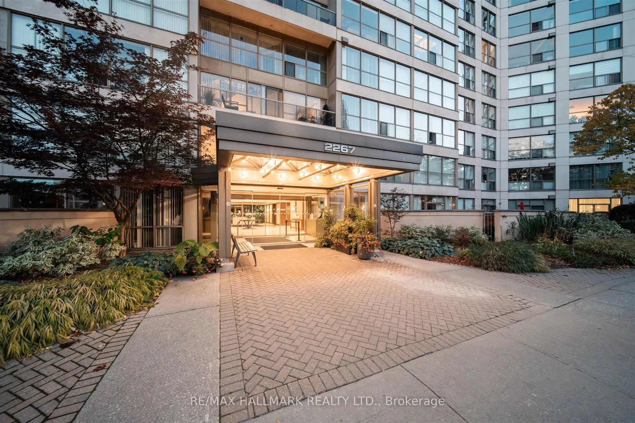 2267 Lakeshore Boulevard W #707