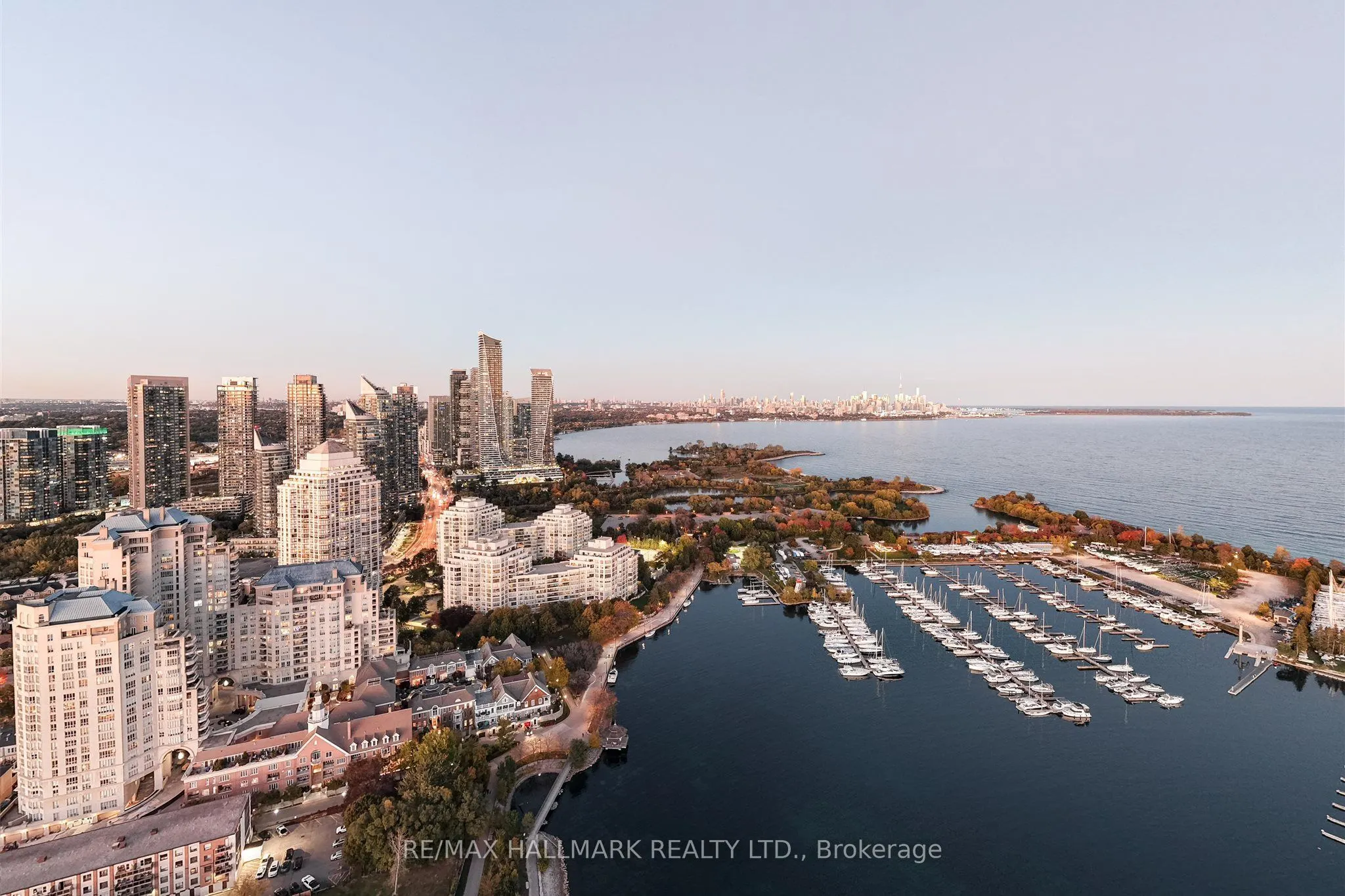 2267 Lakeshore Boulevard W #707