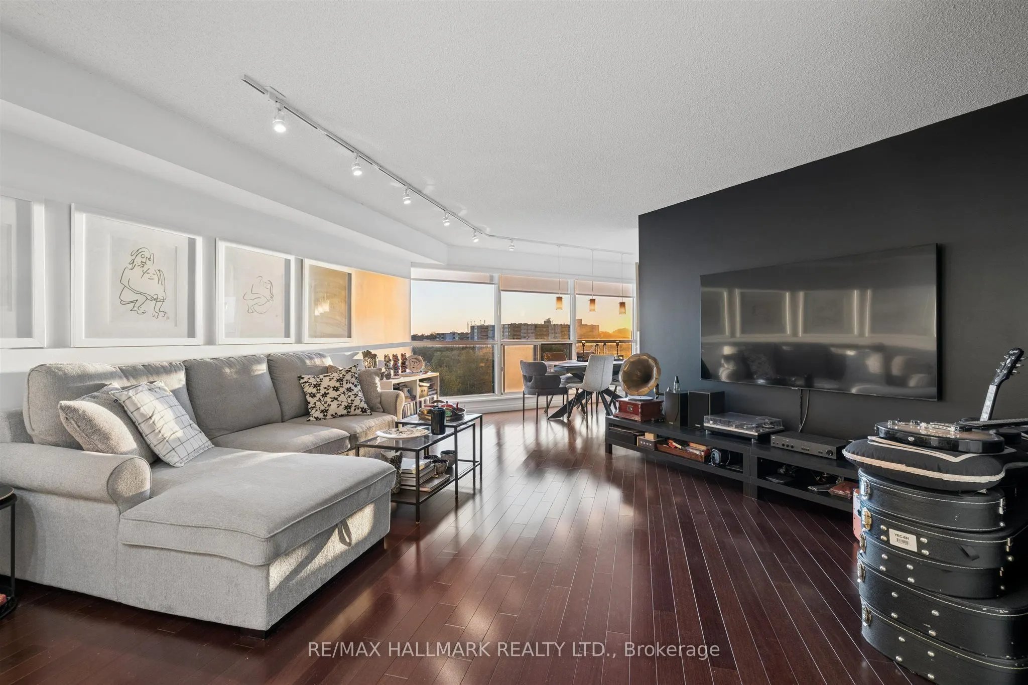 2267 Lakeshore Boulevard W #707