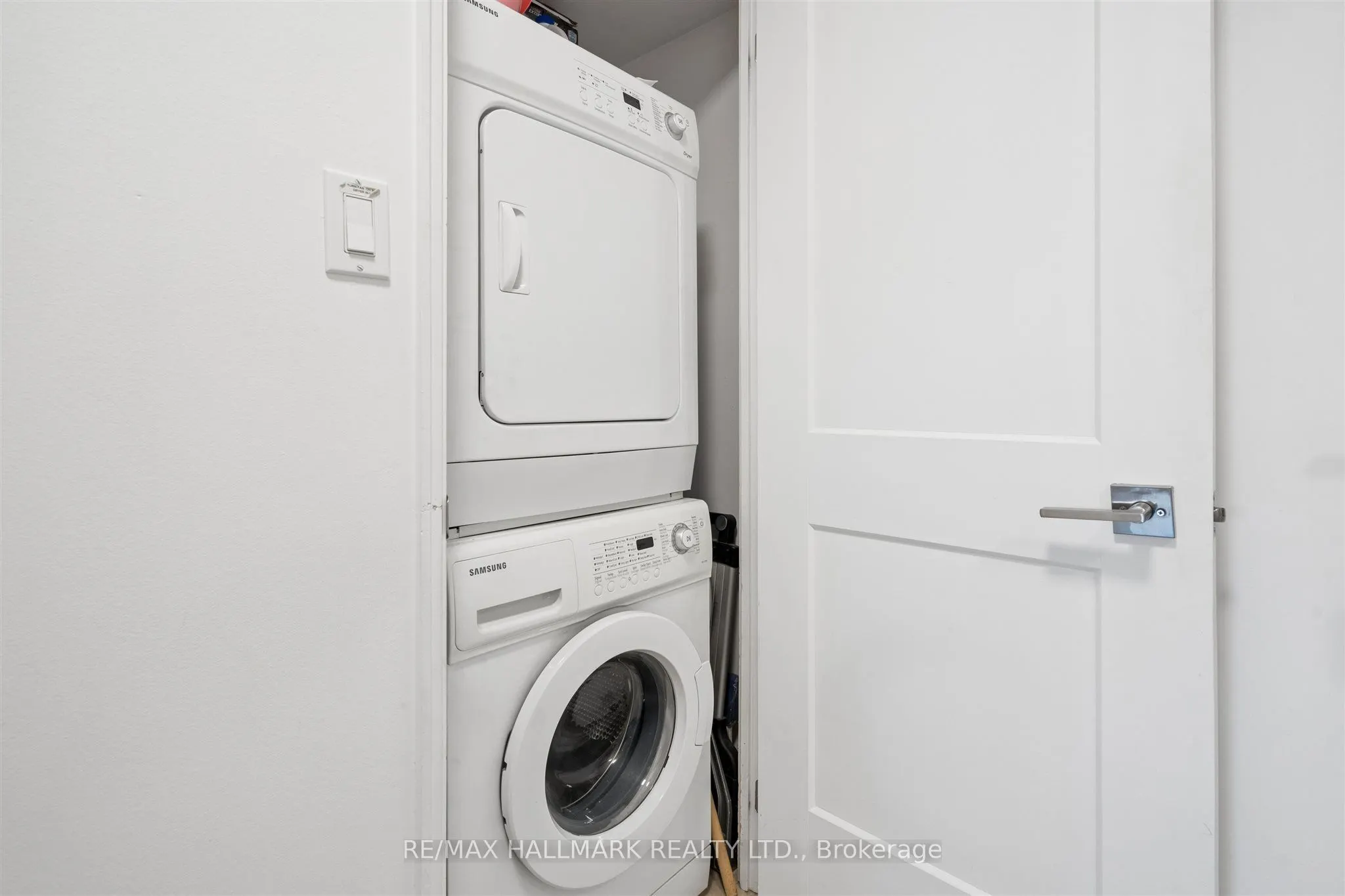 2267 Lakeshore Boulevard W #707