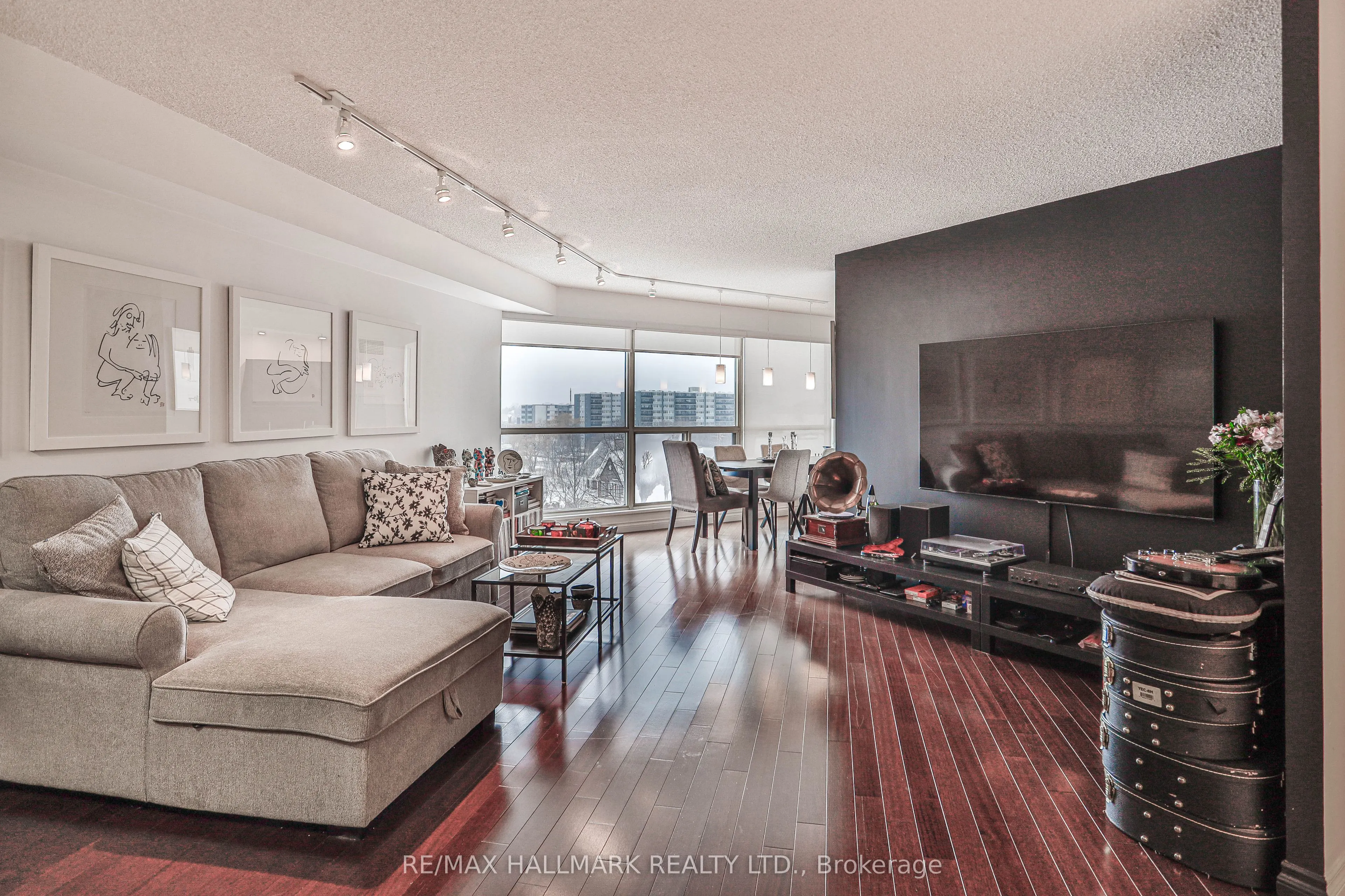 2267 Lakeshore Boulevard W #707