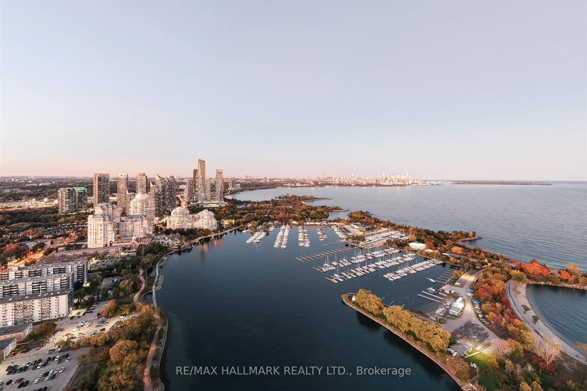 2267 Lakeshore Boulevard W #707
