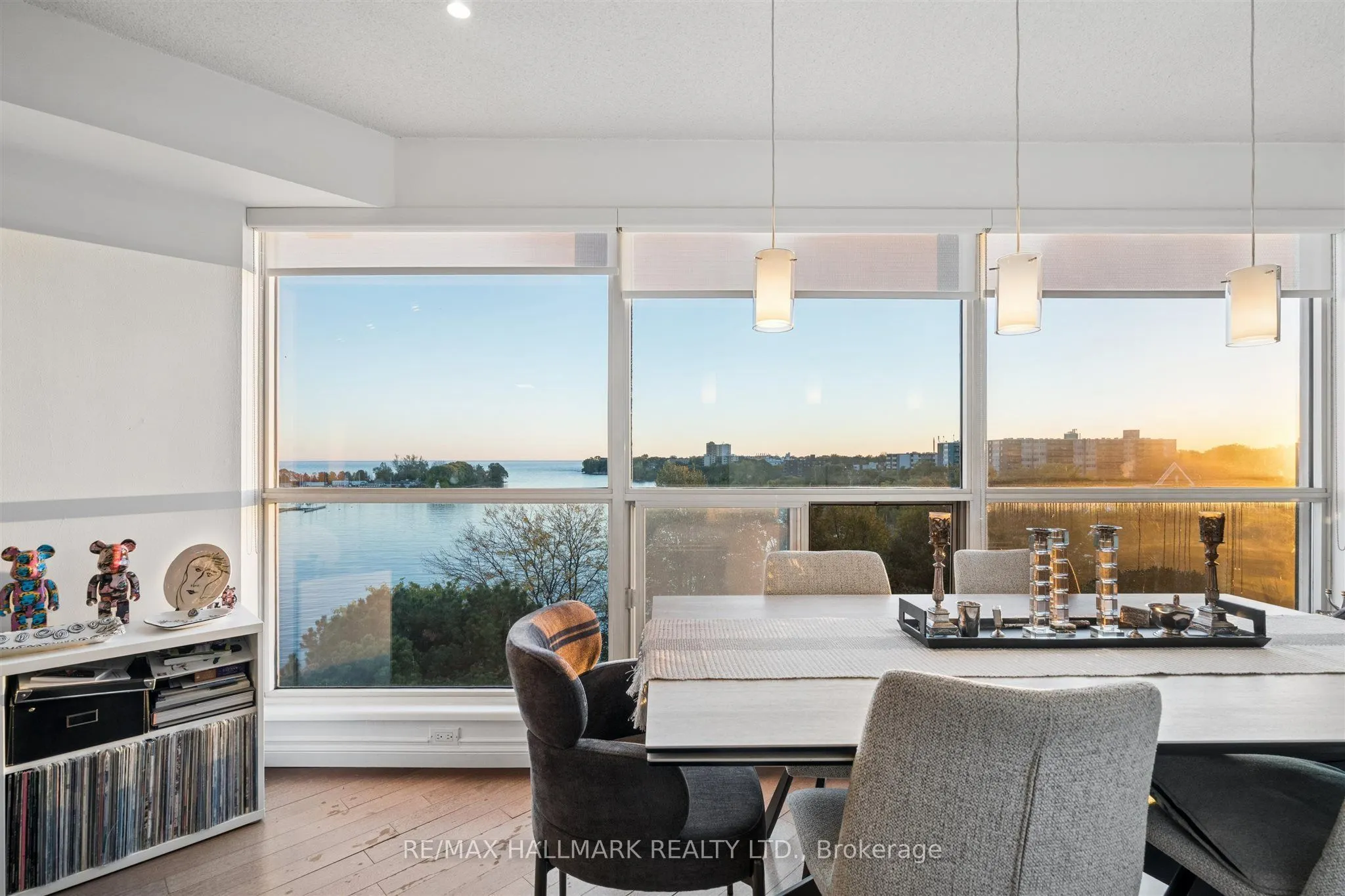 2267 Lakeshore Boulevard W #707