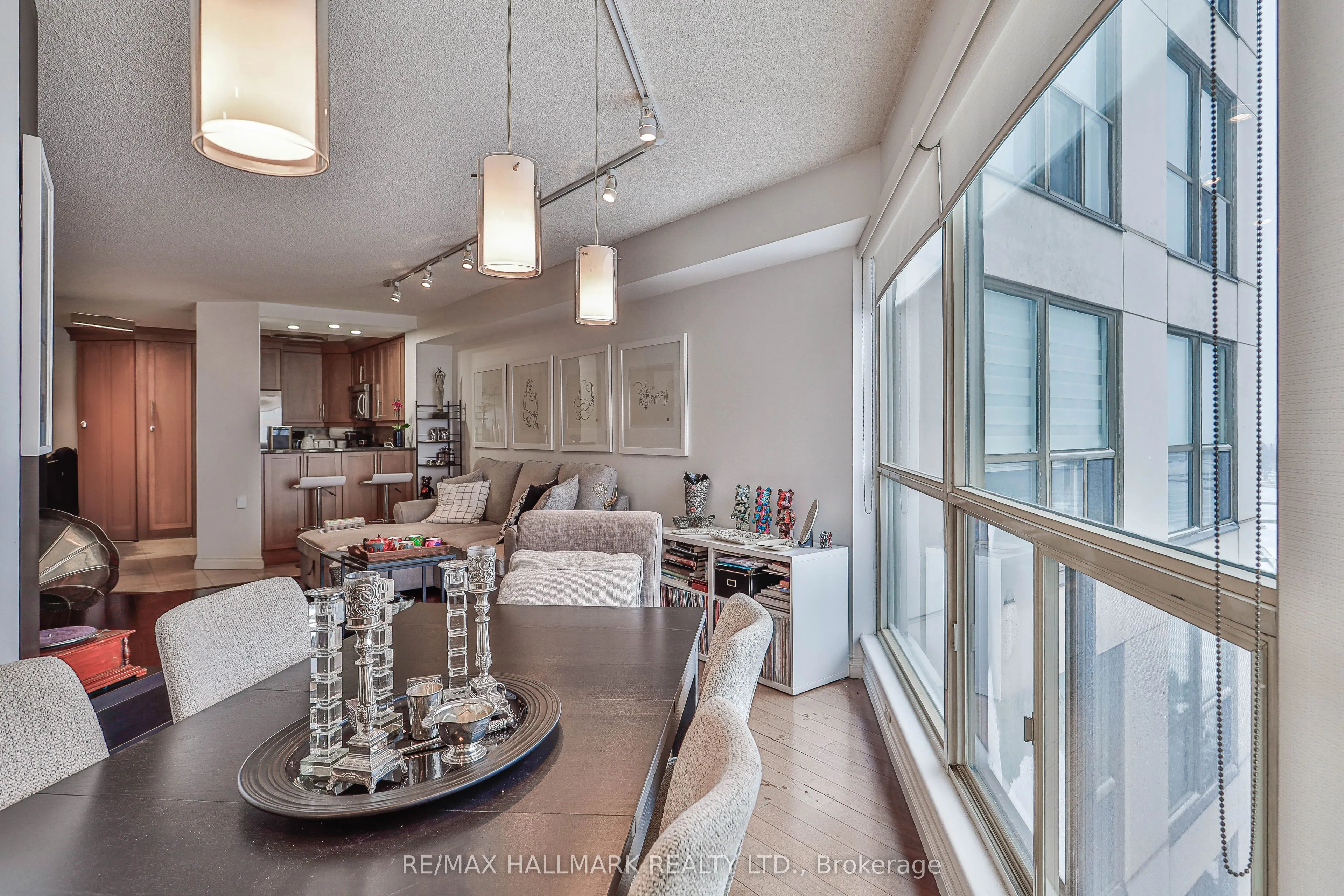 2267 Lakeshore Boulevard W #707