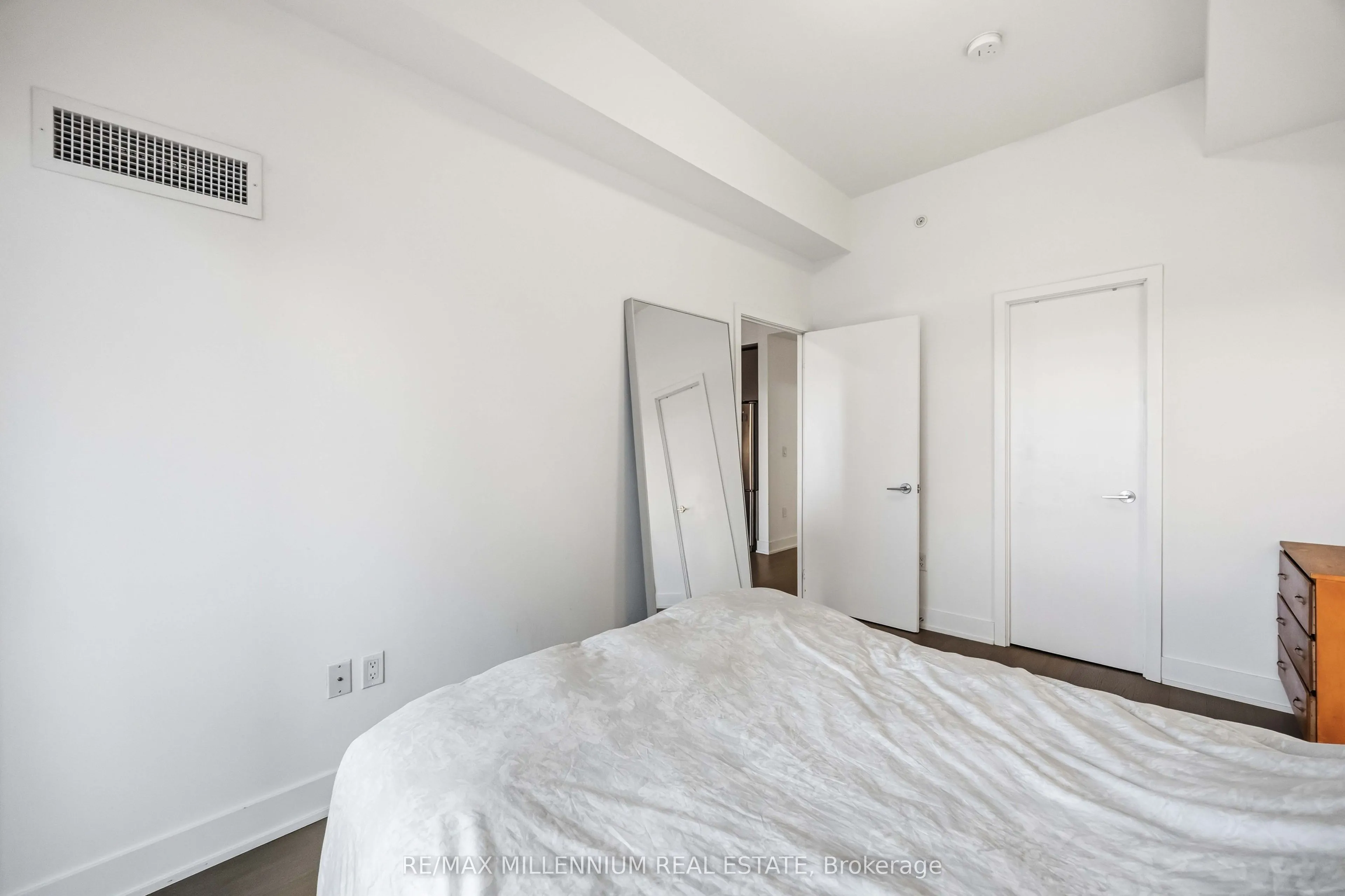 20 Shore Breeze Drive #803