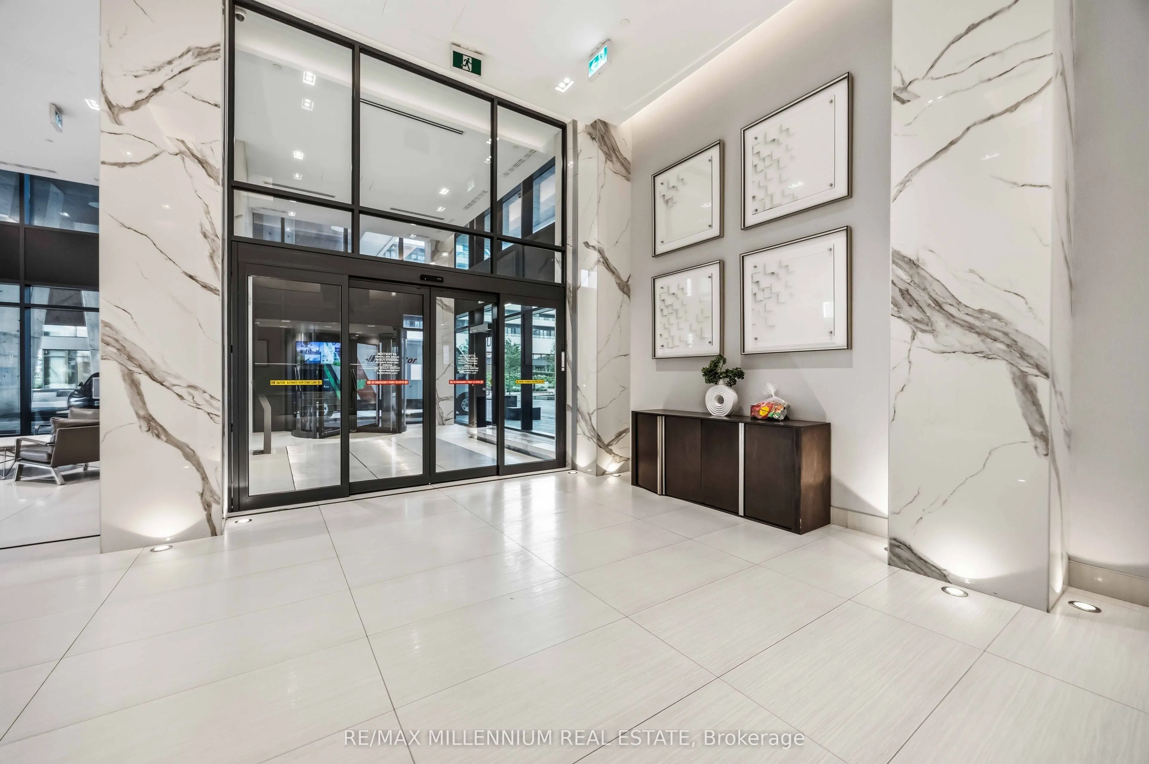 20 Shore Breeze Drive #803