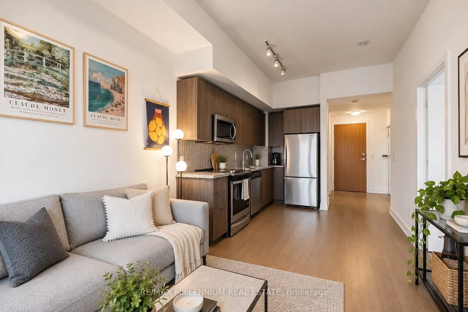 20 Shore Breeze Drive #803