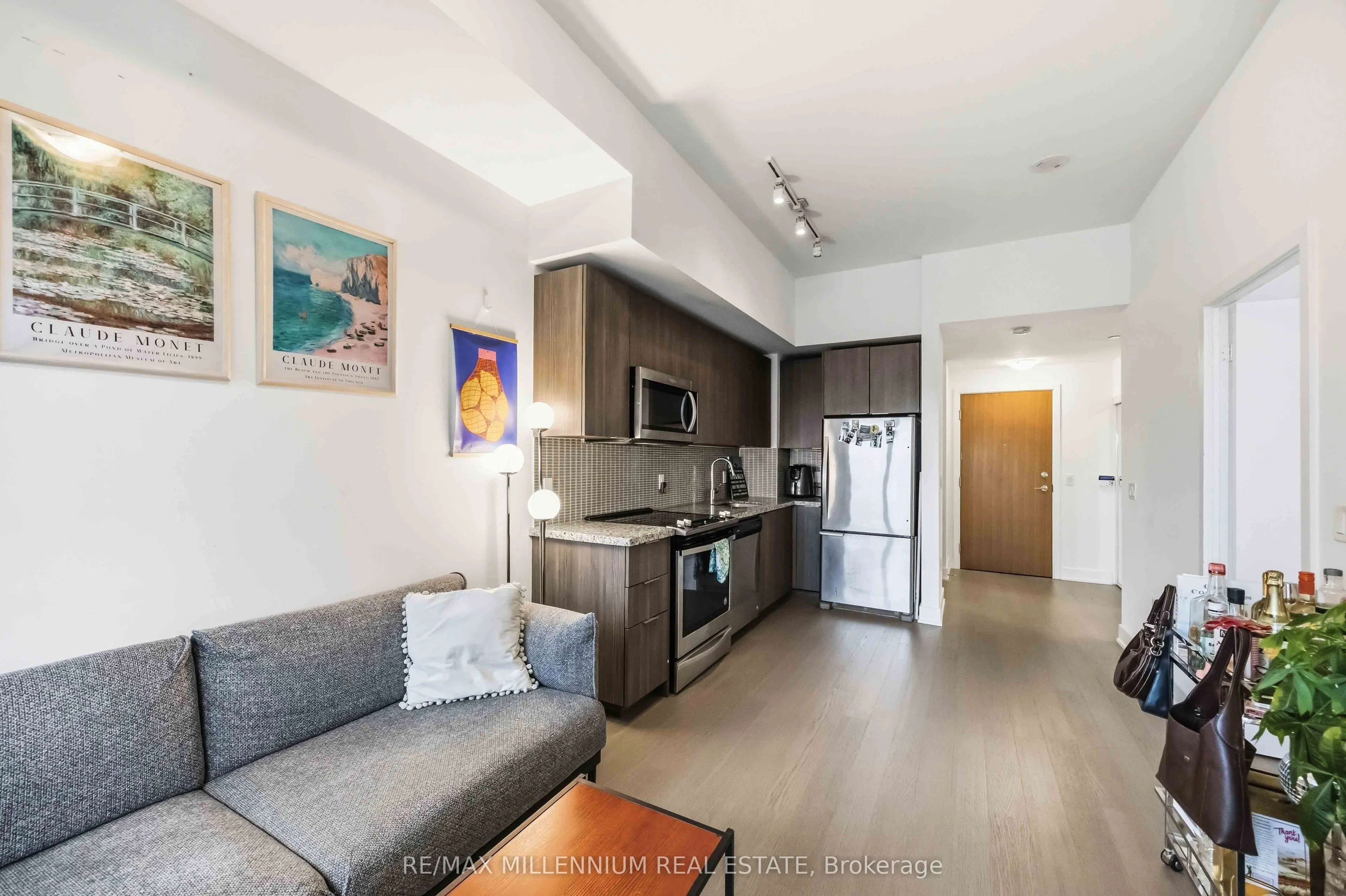 20 Shore Breeze Drive #803