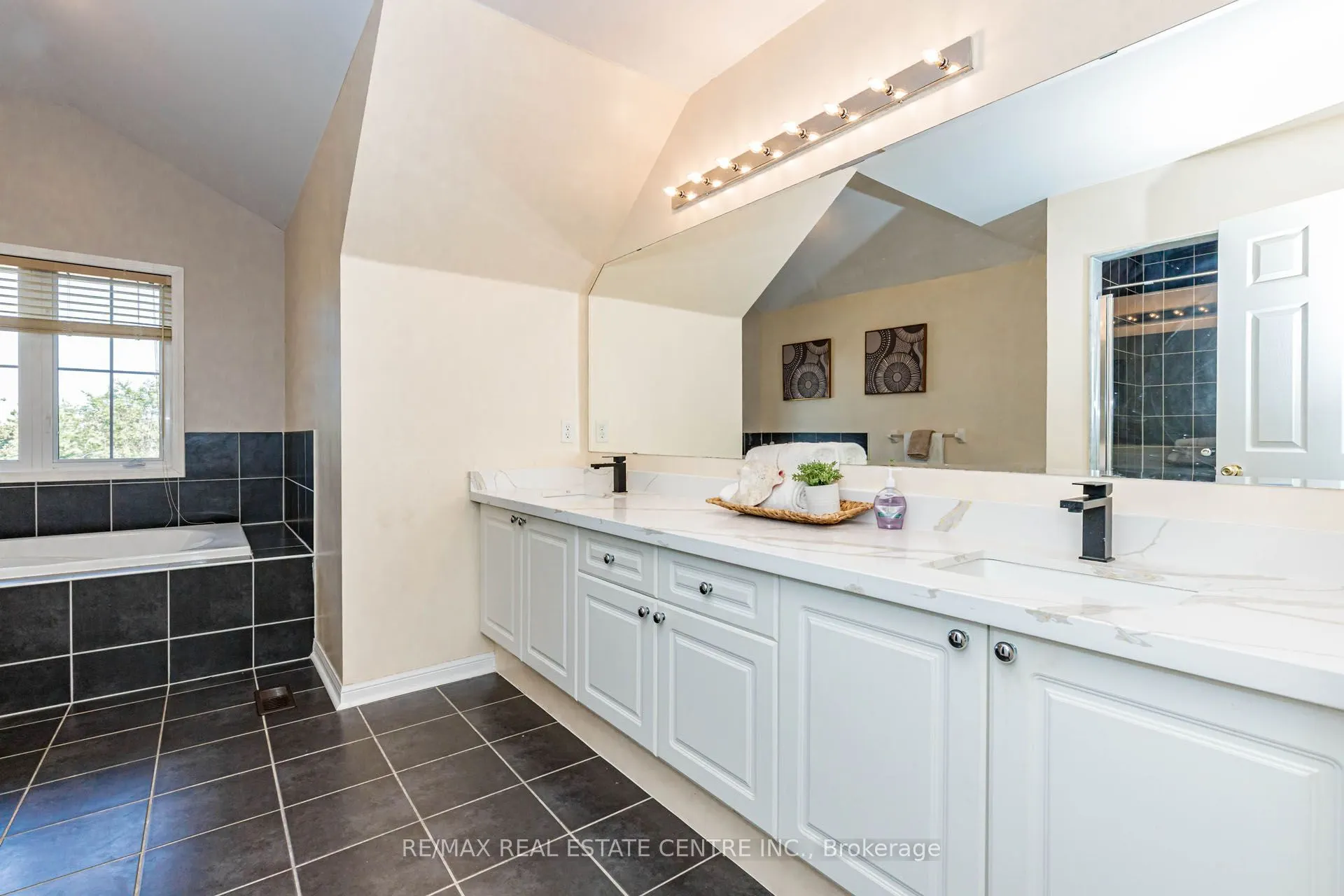 14 Alboreto Way