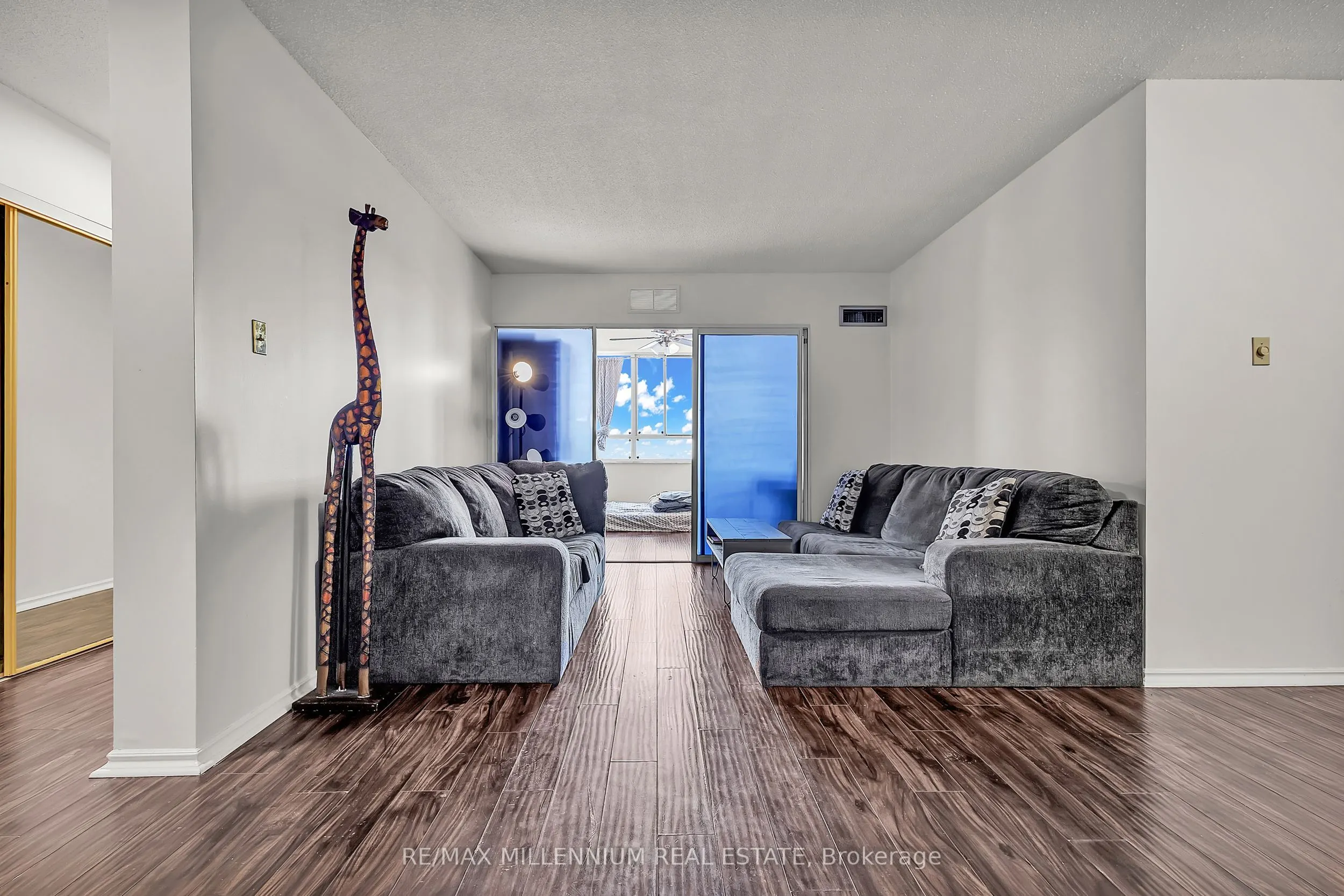 100 County Court Boulevard #1107