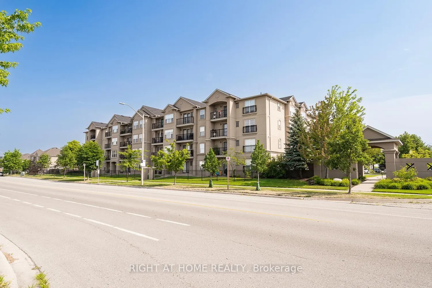 1471 Maple Avenue #302