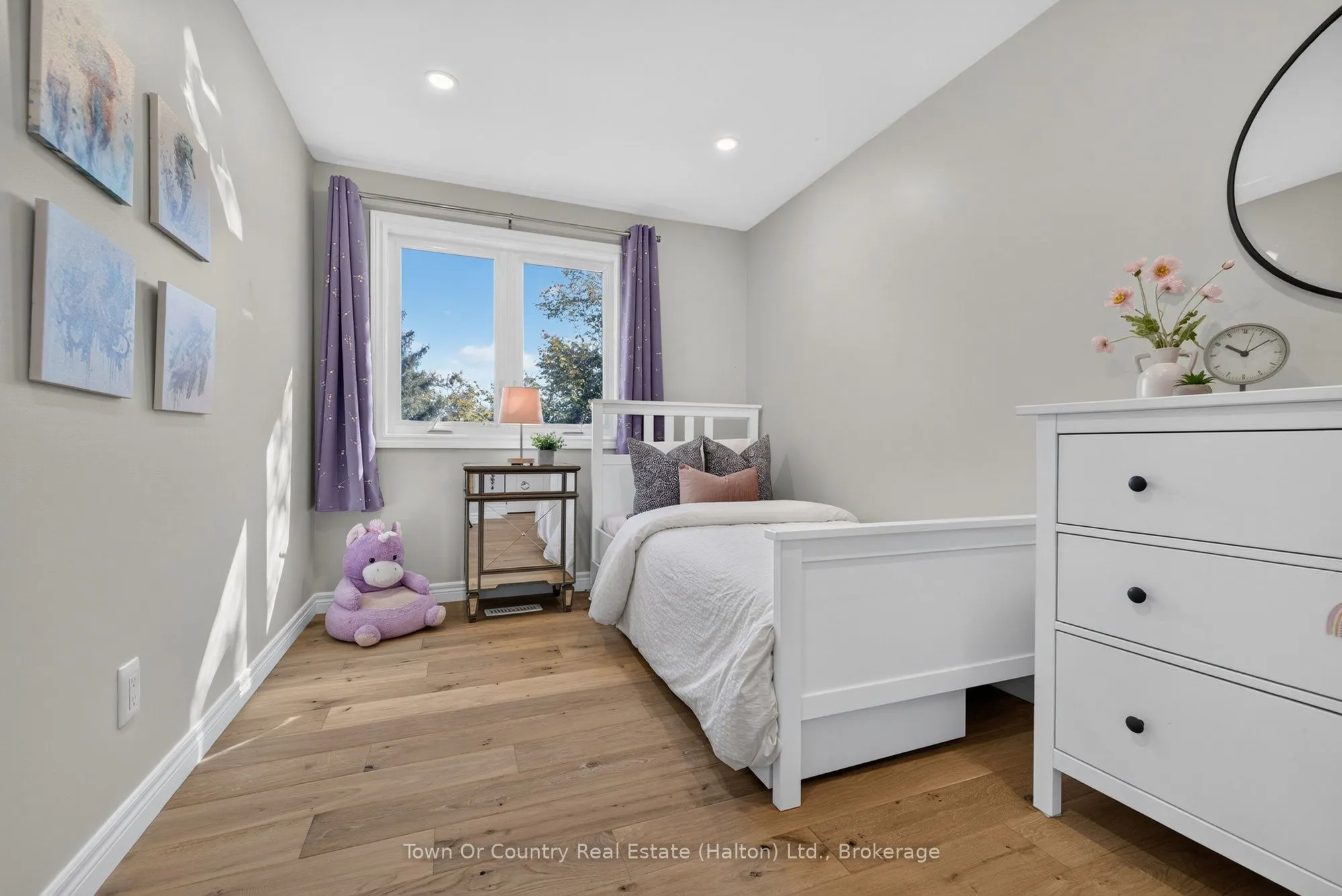 581 Lord Simcoe Court