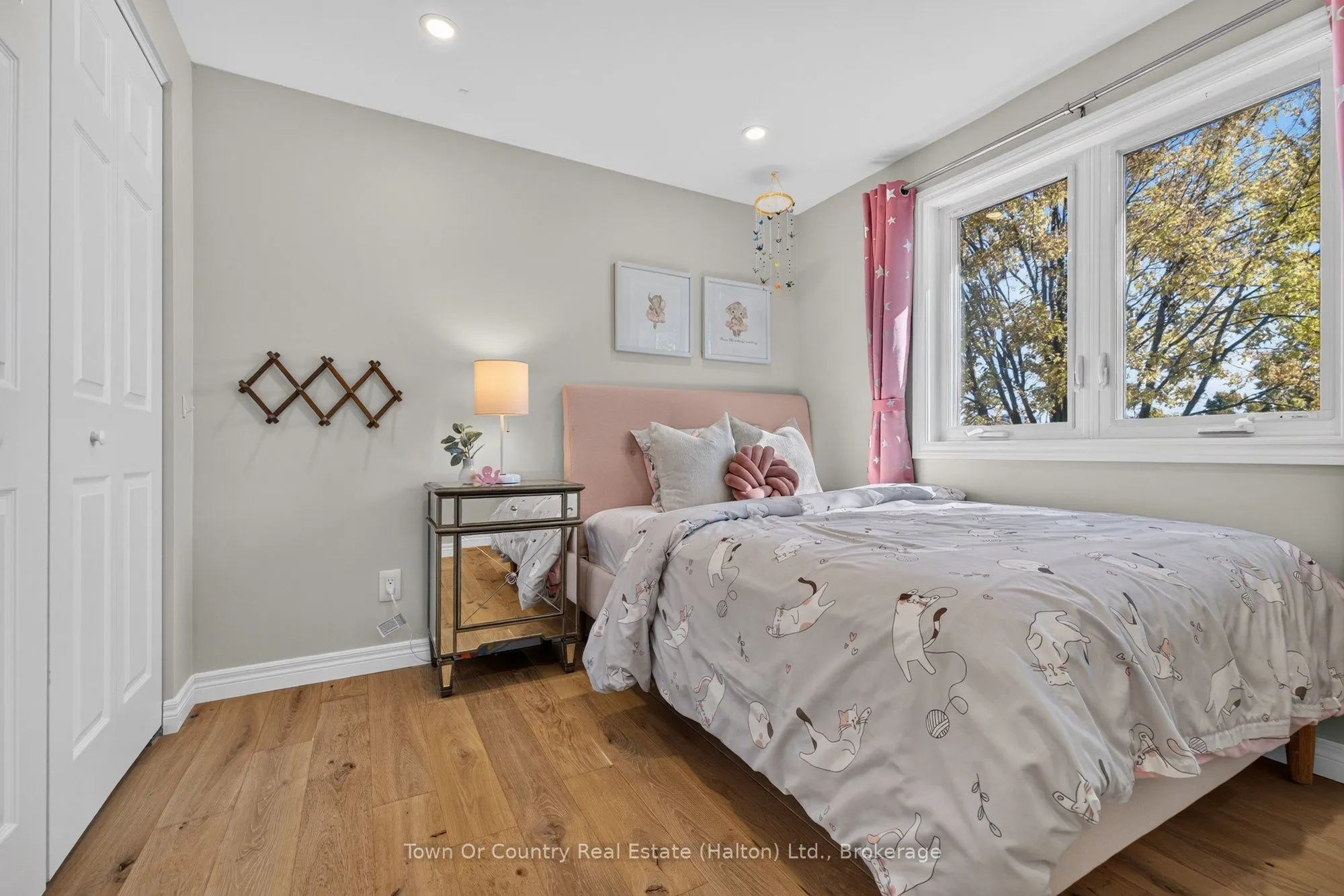 581 Lord Simcoe Court