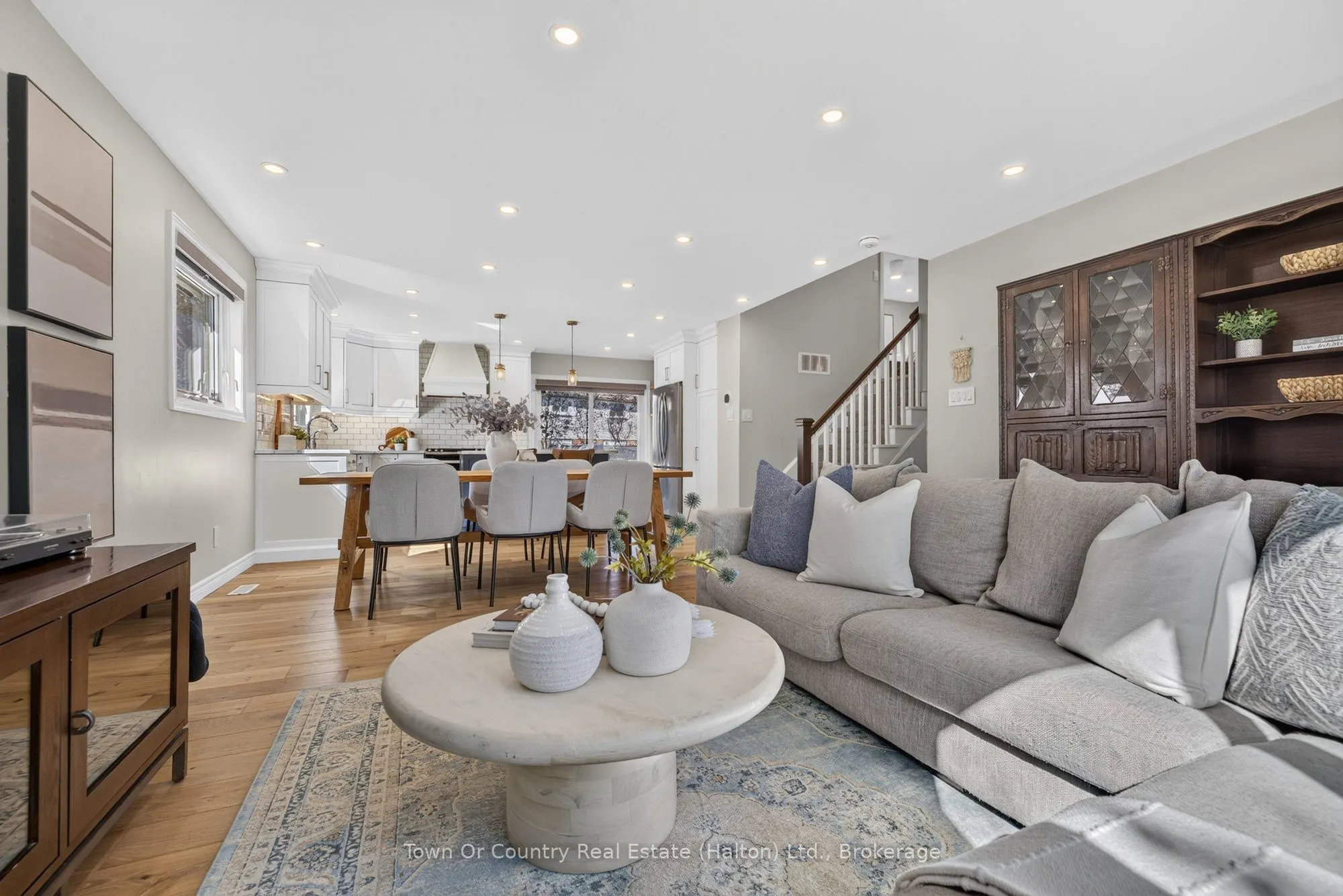 581 Lord Simcoe Court
